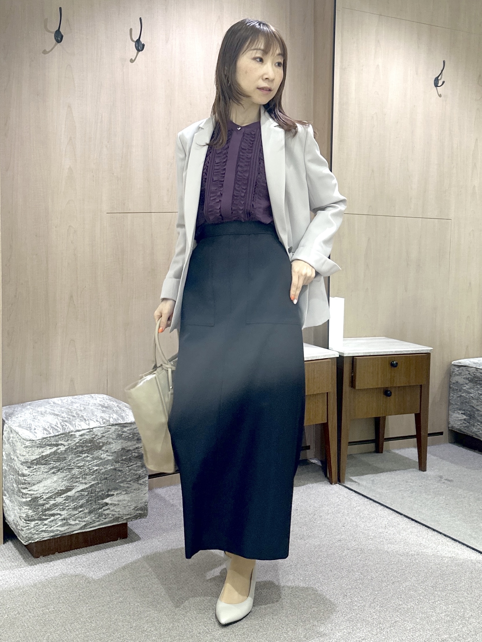 Miwaさんの「UNTITLED｜【1枚で着映え/オンオフ着回し】フリルサテンブラウス」を使ったコーディネート