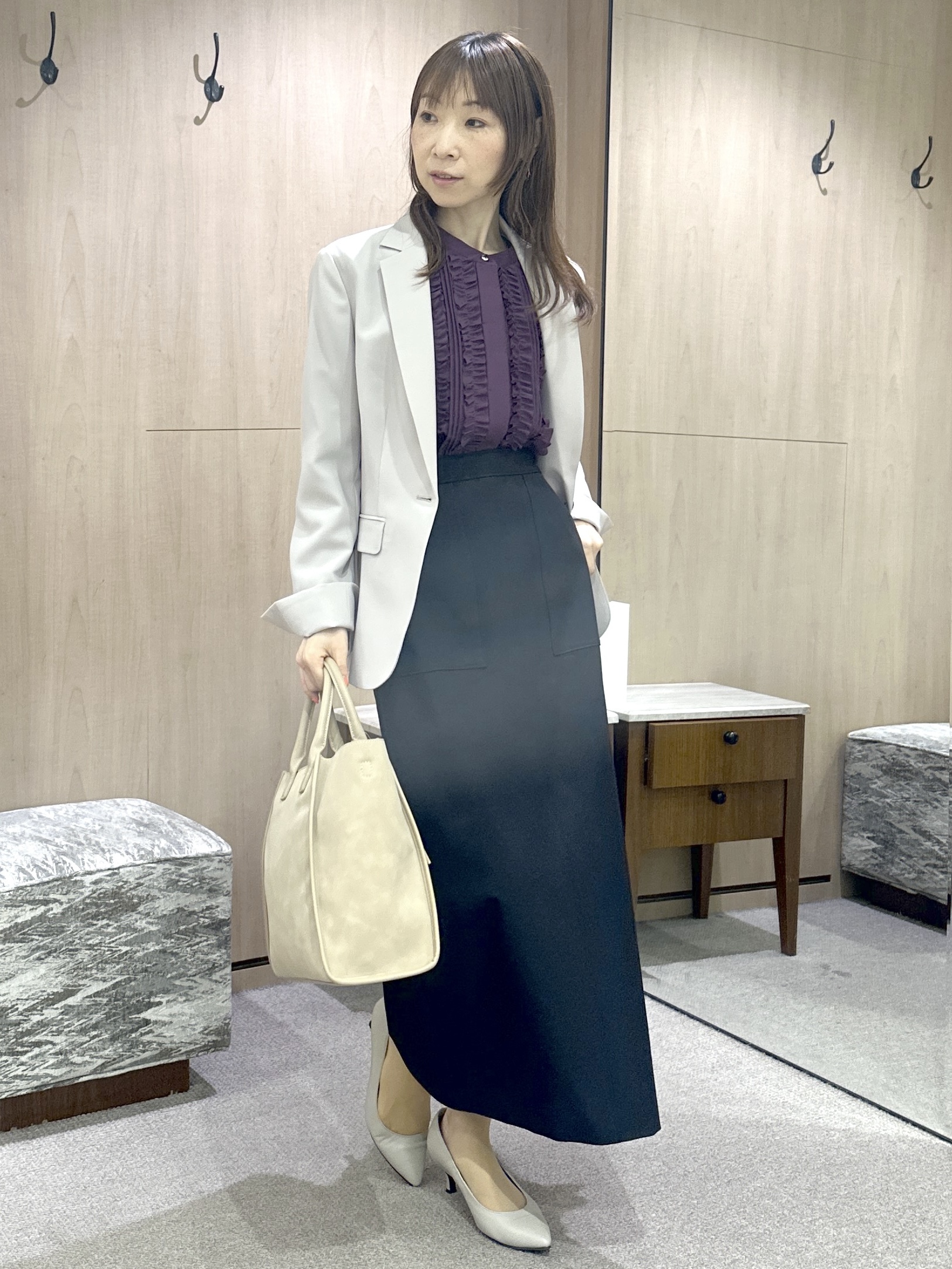 Miwaさんの「UNTITLED｜【1枚で着映え/オンオフ着回し】フリルサテンブラウス」を使ったコーディネート