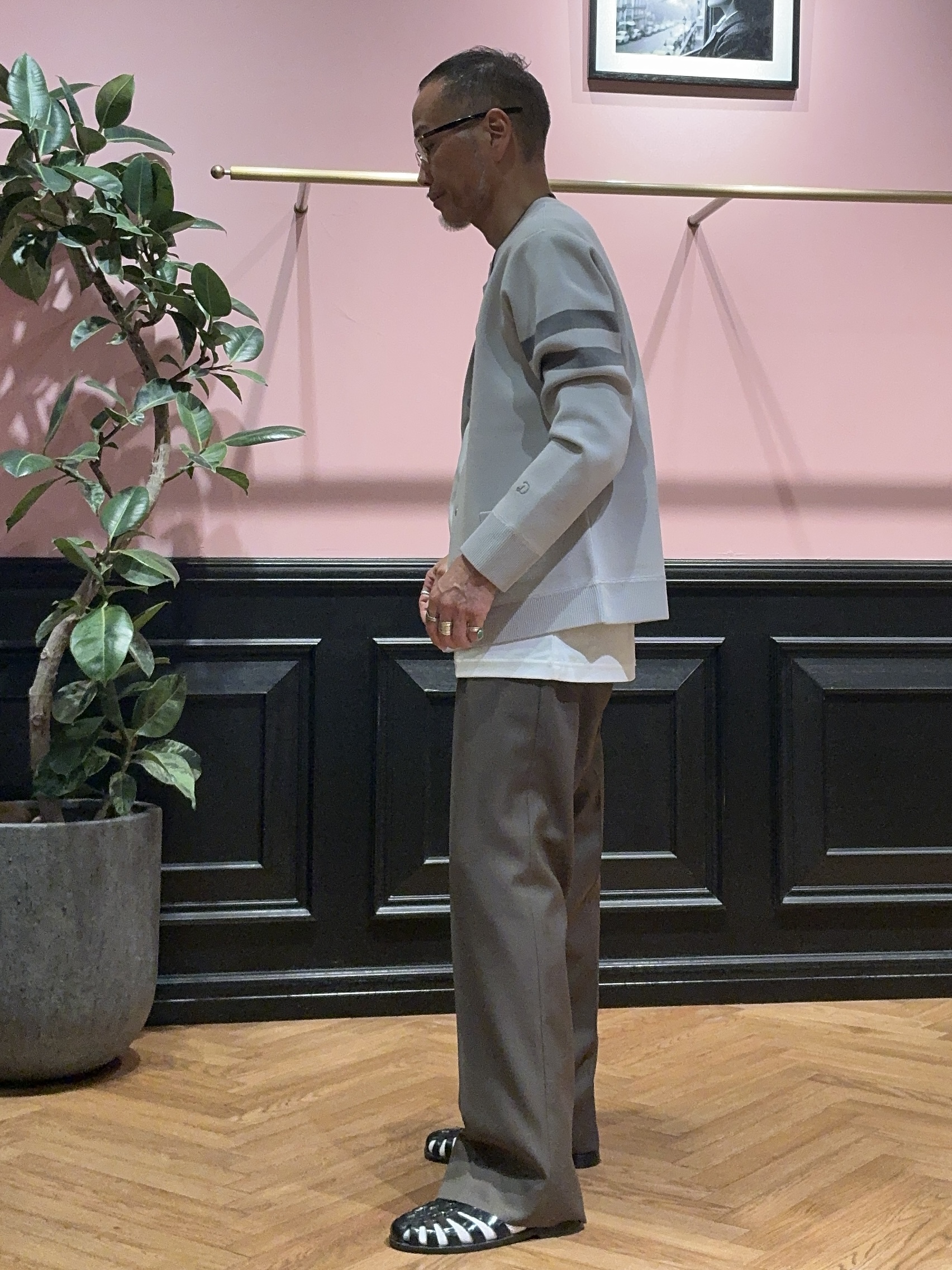 torigoeさんの「DRESSTERIOR｜ウォッシャブル アームライン ラウンドカーディガン」を使ったコーディネート