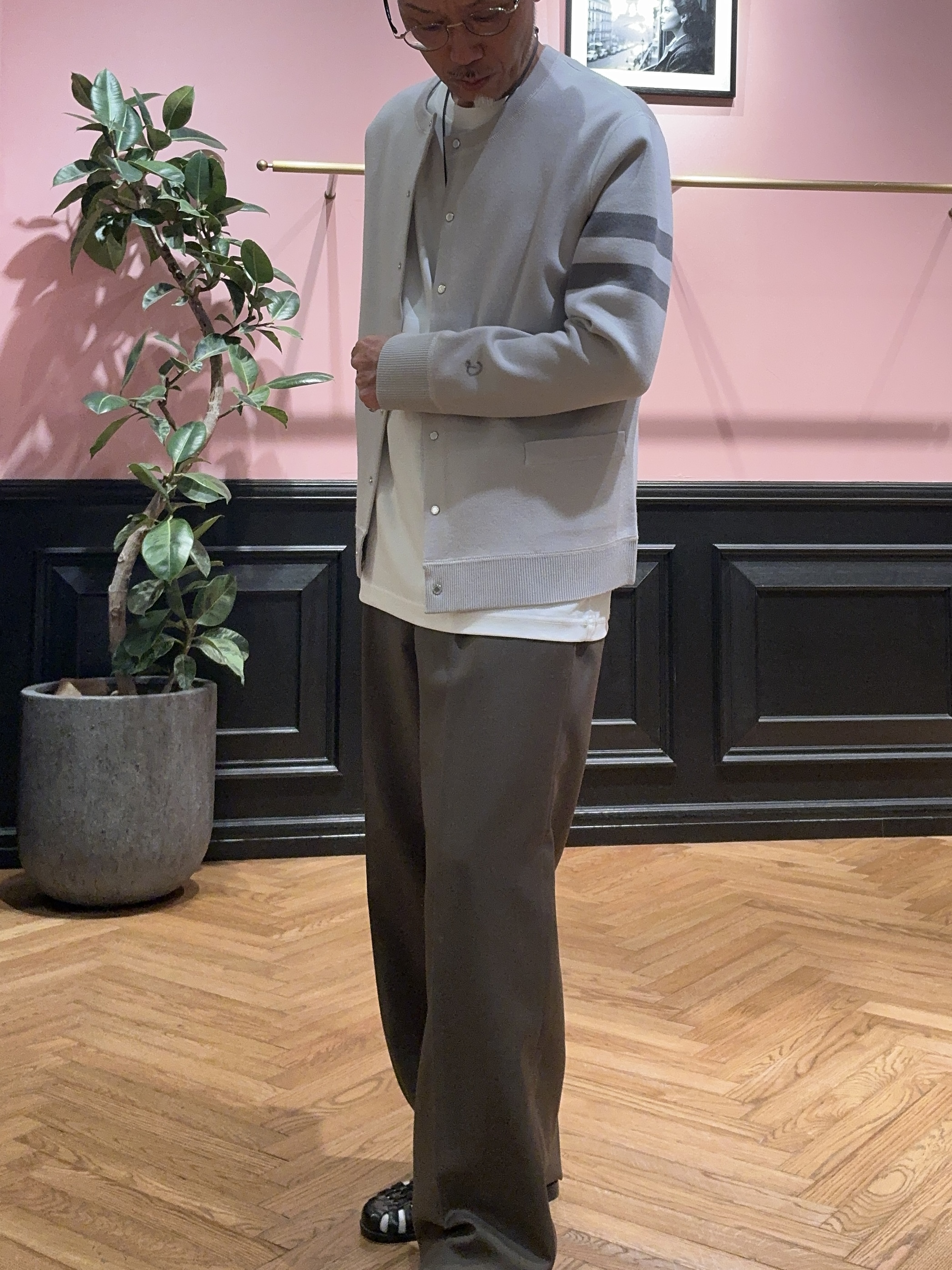 torigoeさんの「DRESSTERIOR｜ウォッシャブル アームライン ラウンドカーディガン」を使ったコーディネート