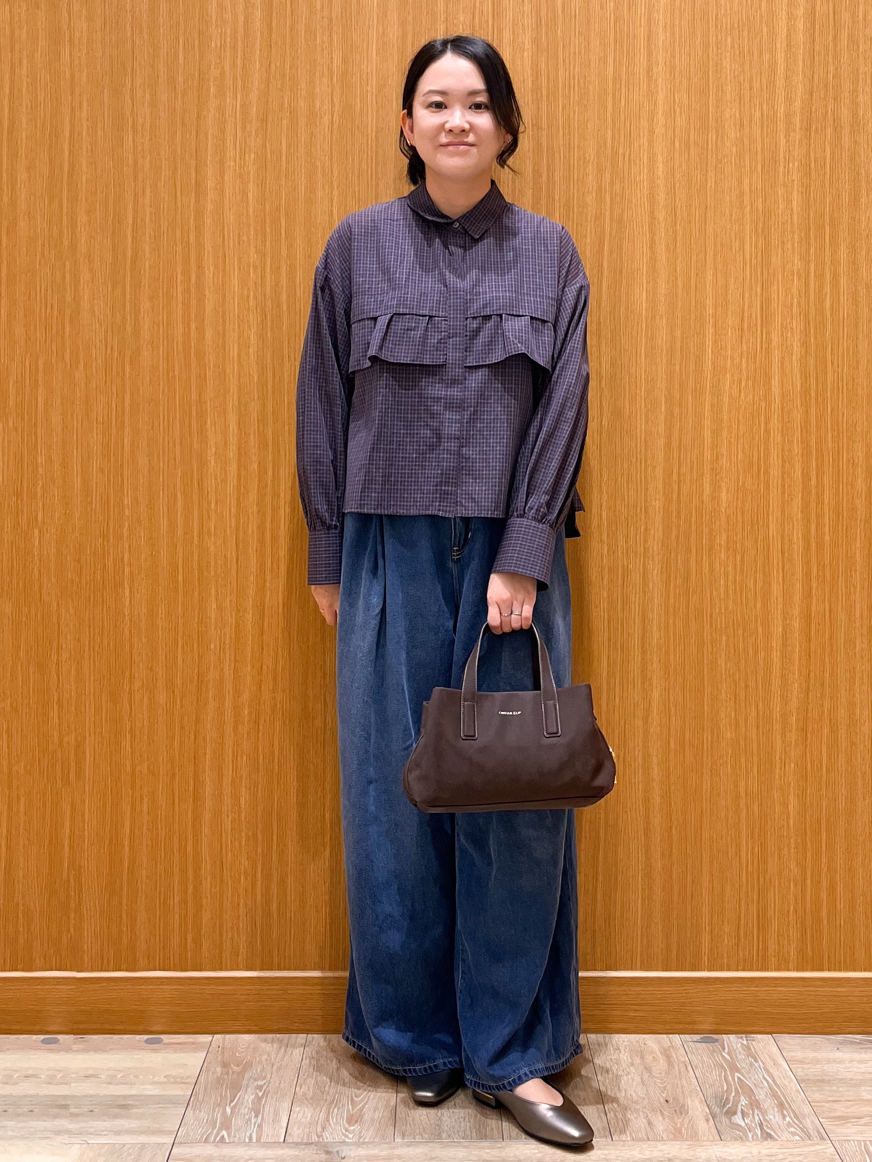 aさんの「OPAQUE.CLIP｜シアーチェック フロントフリルショートシャツ【洗濯機OK】」を使ったコーディネート
