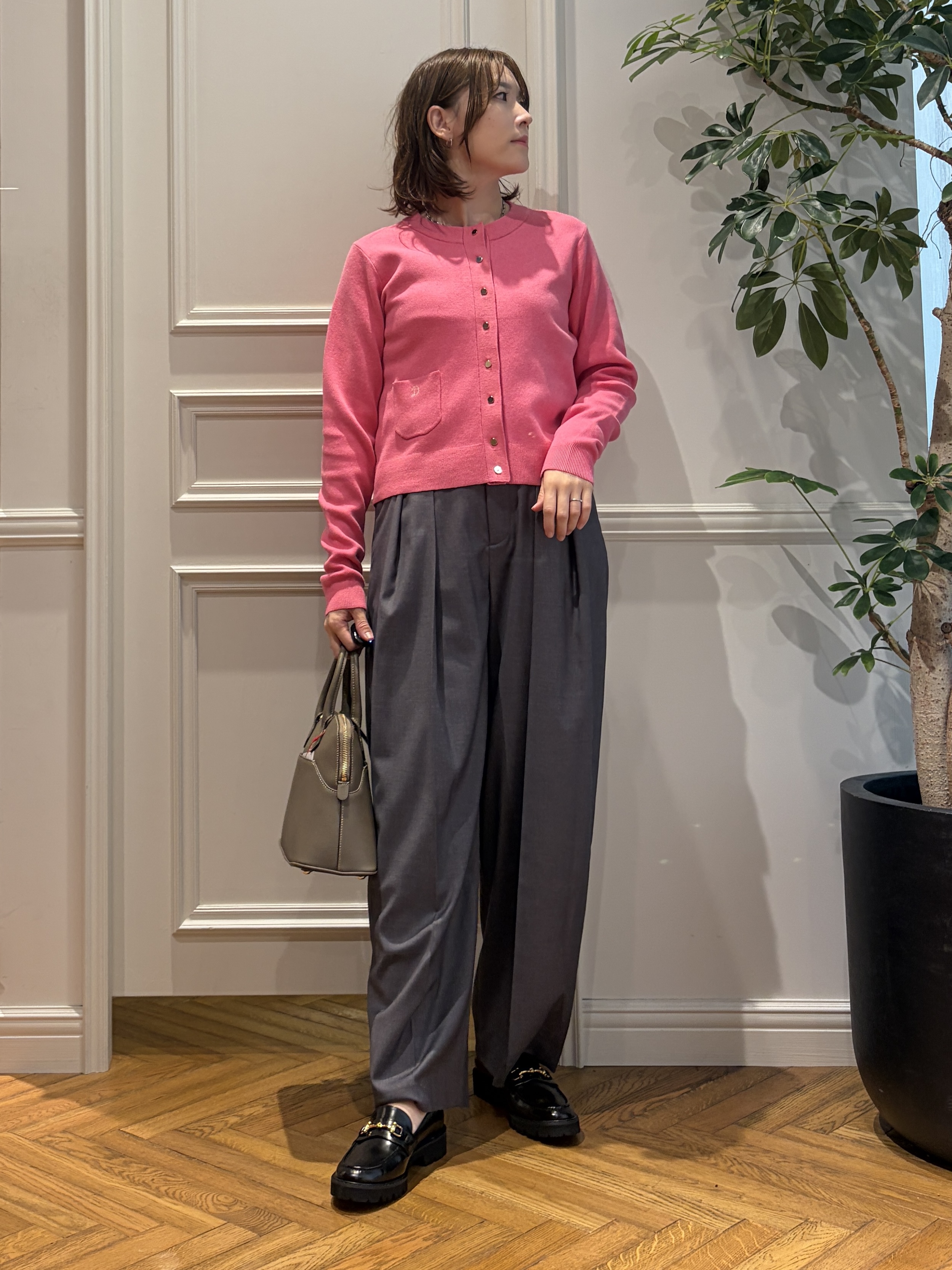 nakaoさんの「DRESSTERIOR｜2タック カービーパンツ」を使ったコーディネート