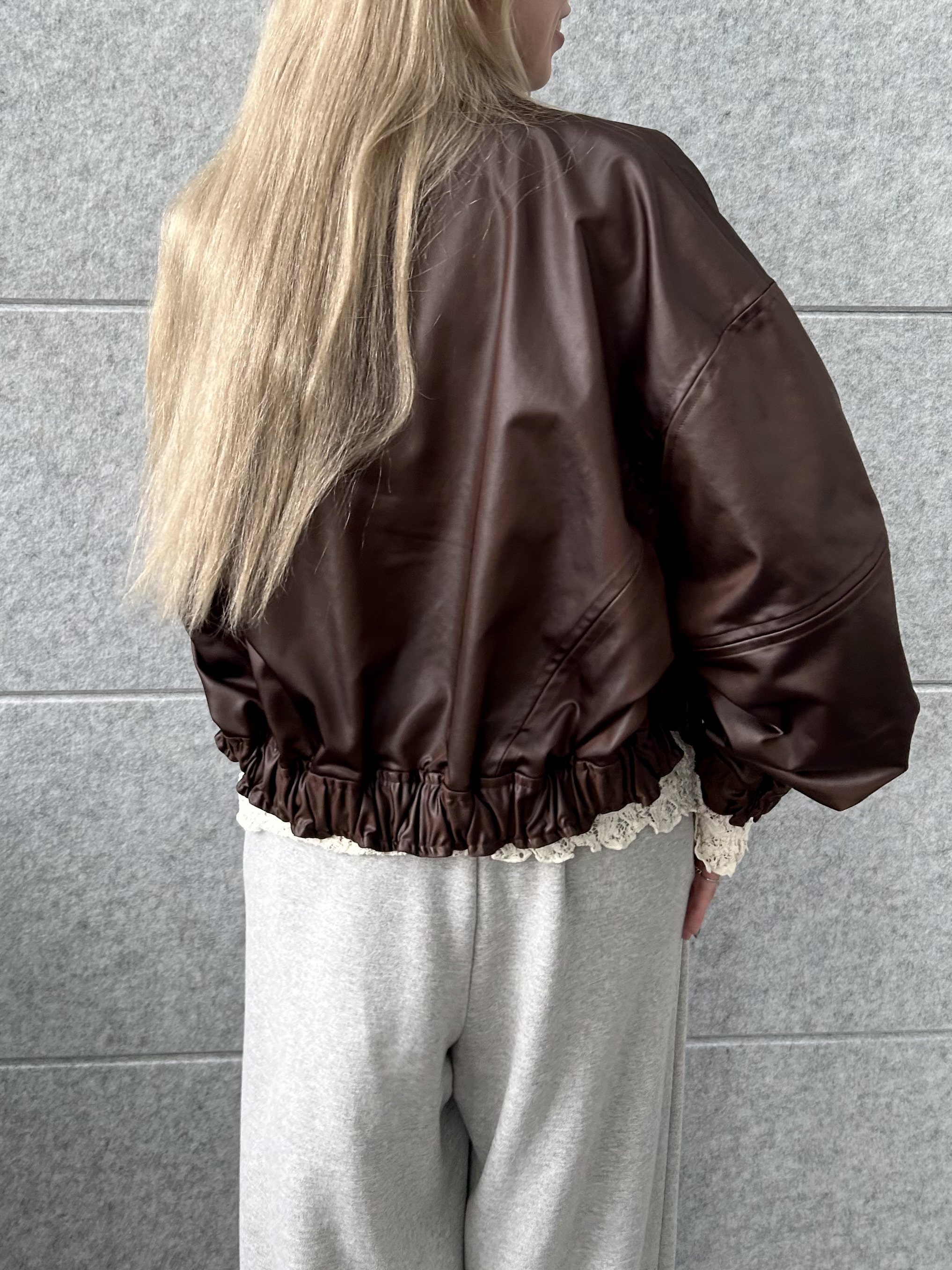honoka Aさんの「CODE A｜【Re】satin bomber jacket」を使ったコーディネート