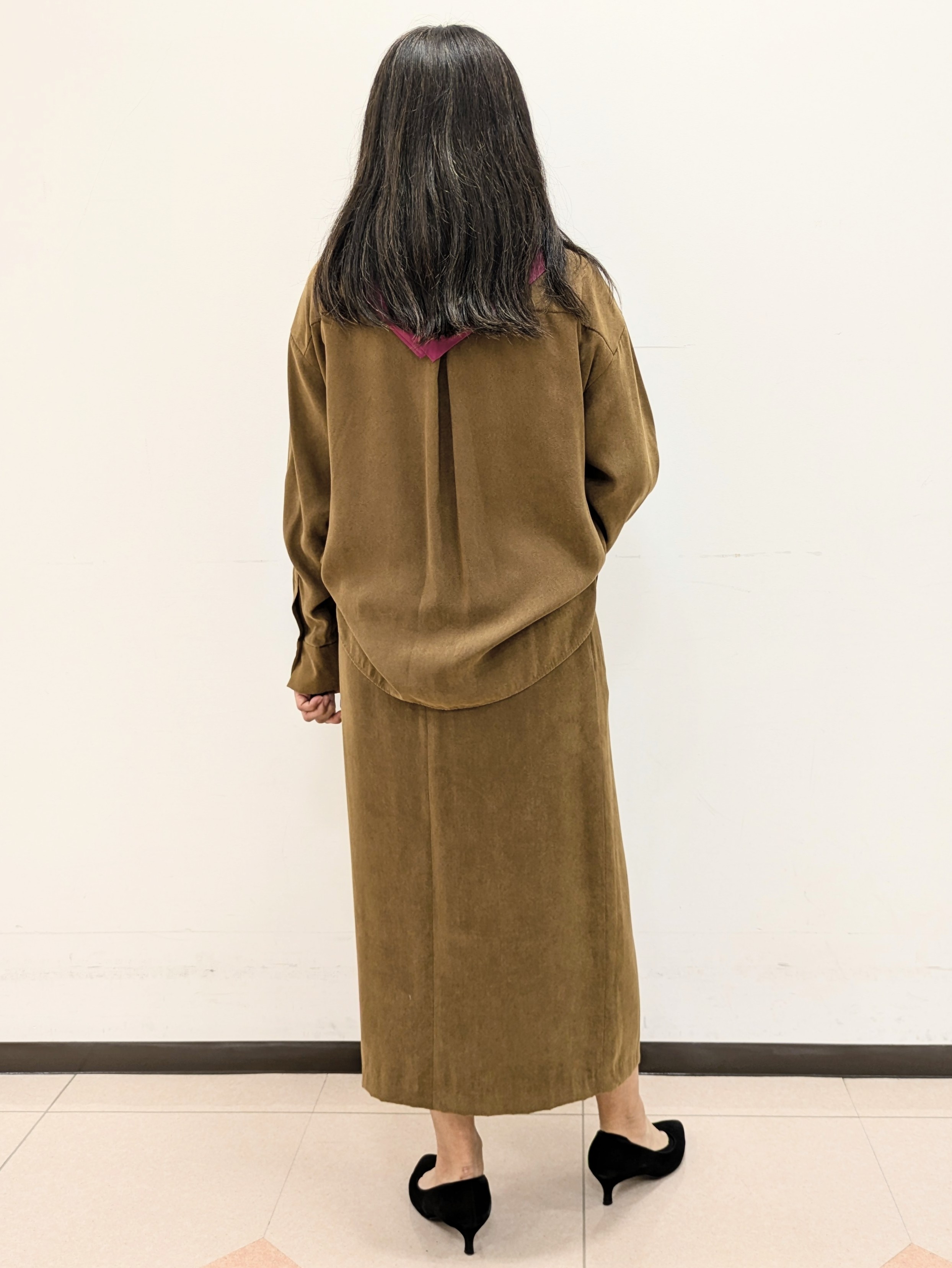 ともさんの「UNTITLED｜【セットアップ可/秋羽織り】スエードライクシャツ」を使ったコーディネート