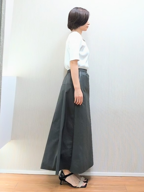 ミズタさんの「UNTITLED｜【二の腕カバー】スクエアネックテレコプルオーバー」を使ったコーディネート