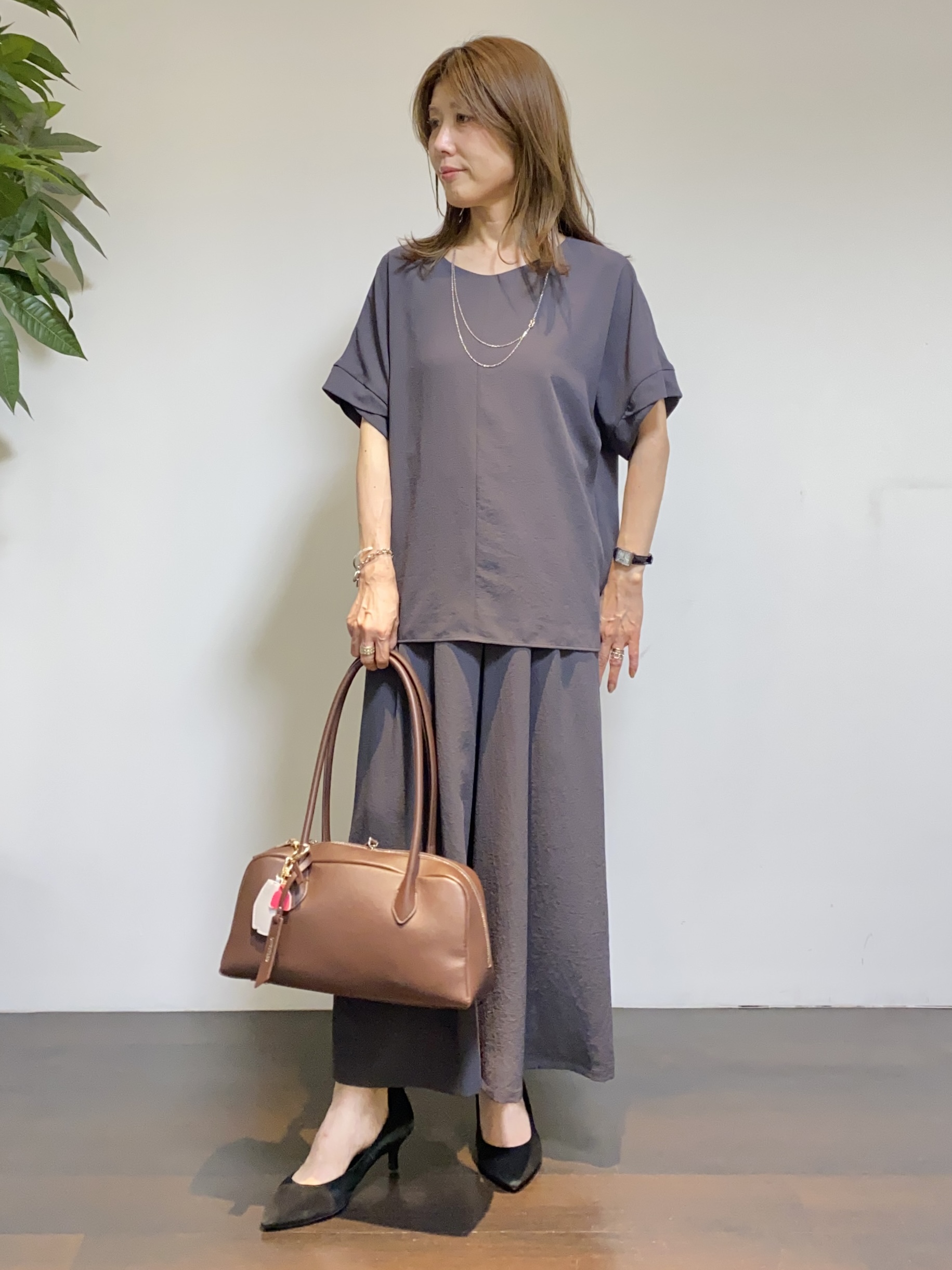 tomoさんの「UNTITLED｜【セットアップ可/UVカット/前後2WAY】リラクシーフレンチスリーブブラウス」を使ったコーディネート