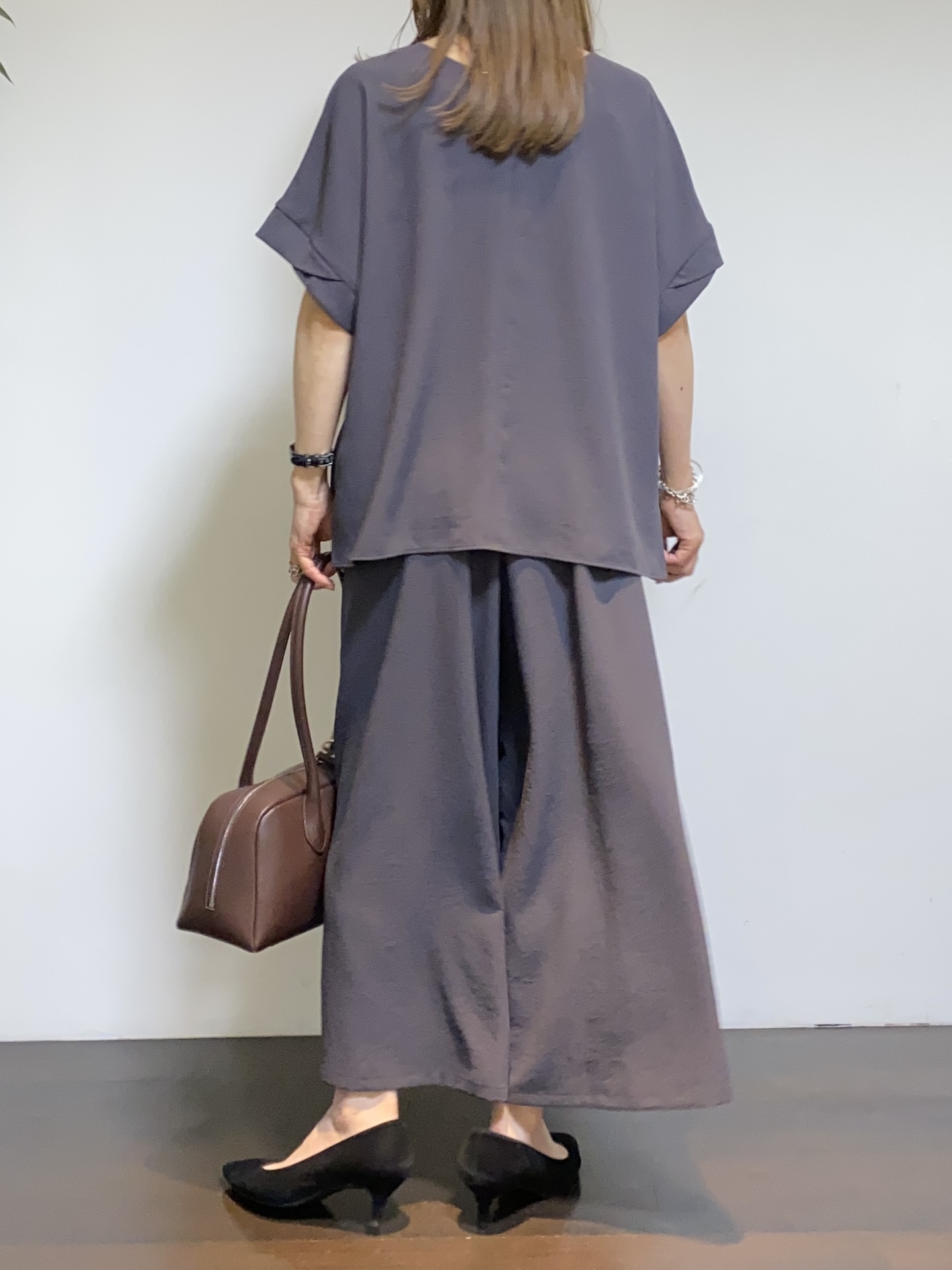 tomoさんの「UNTITLED｜【セットアップ可/UVカット/前後2WAY】リラクシーフレンチスリーブブラウス」を使ったコーディネート