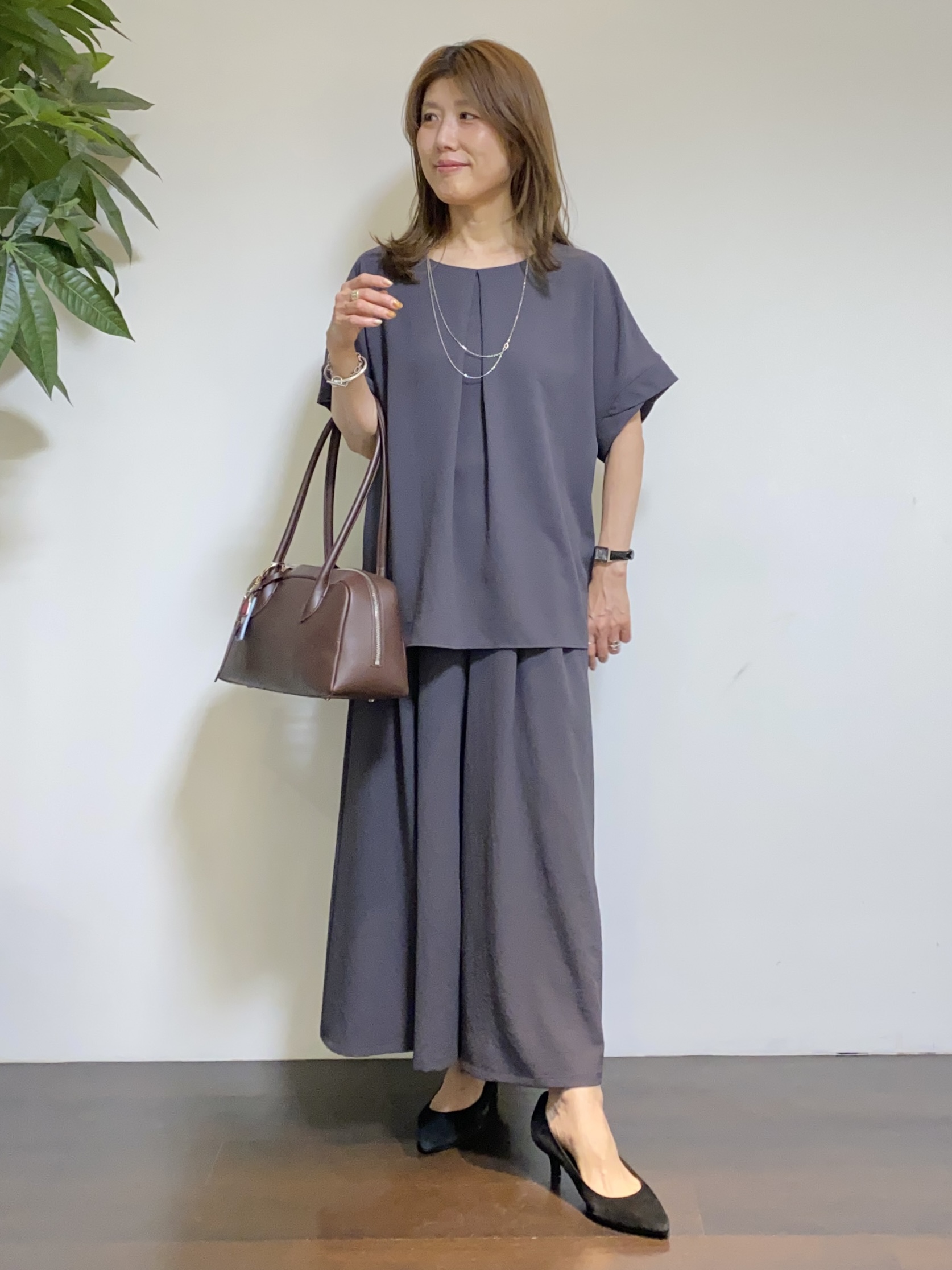 tomoさんの「UNTITLED｜【セットアップ可/UVカット/前後2WAY】リラクシーフレンチスリーブブラウス」を使ったコーディネート