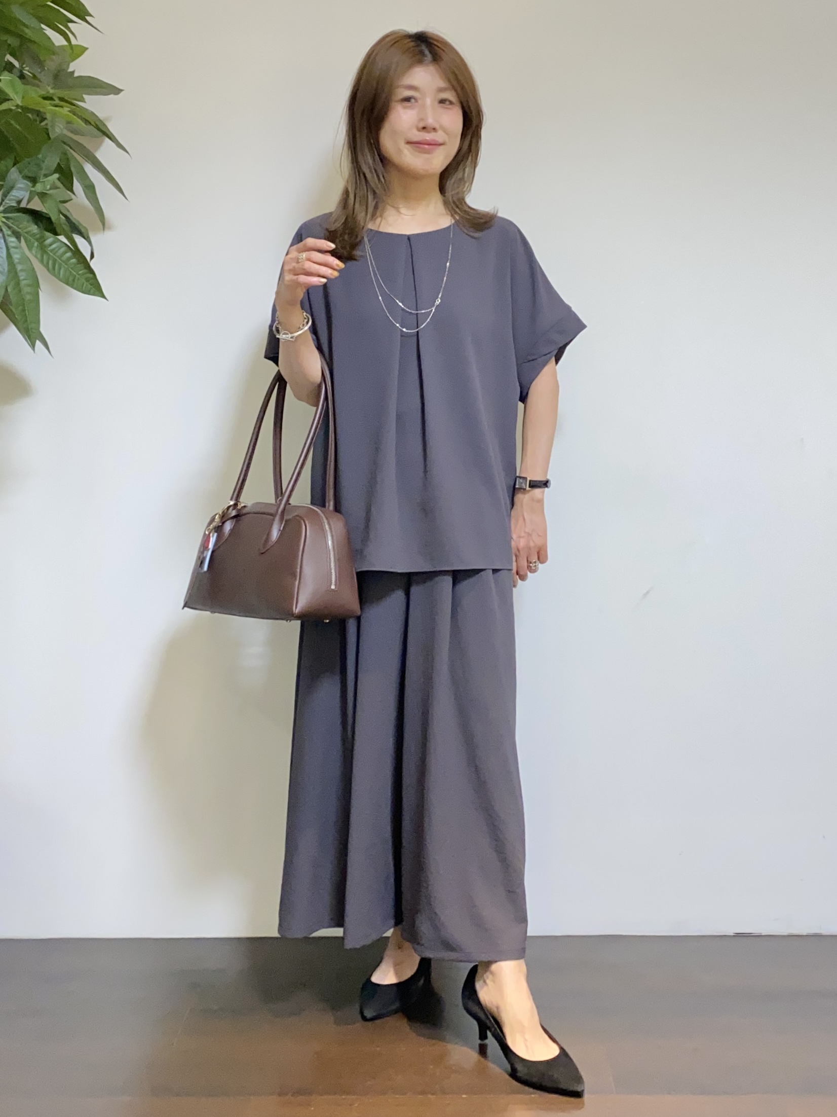 tomoさんの「UNTITLED｜【セットアップ可/UVカット/前後2WAY】リラクシーフレンチスリーブブラウス」を使ったコーディネート
