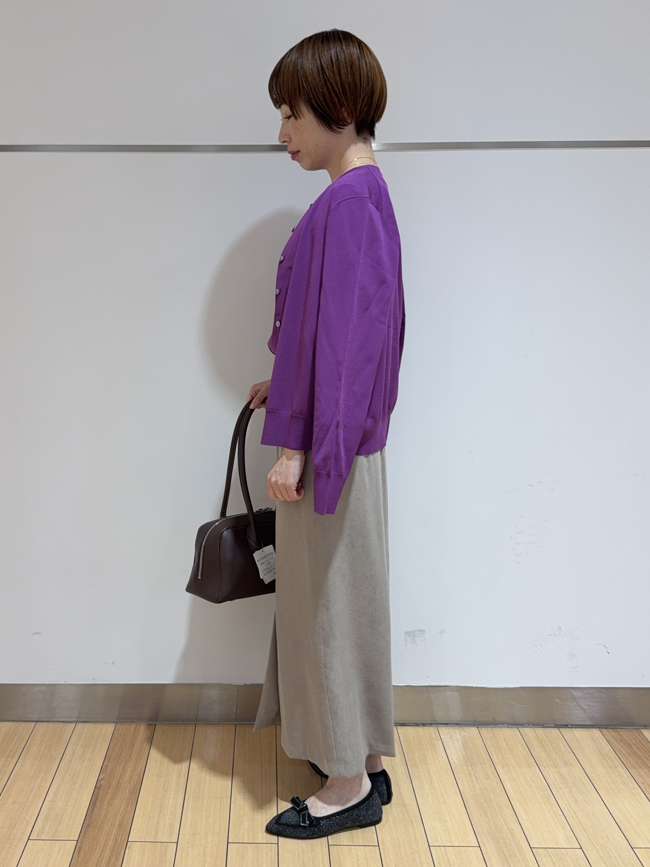 あやさんの「UNTITLED｜【アンサンブル可/きれいめ/通勤】コンパクト5分袖ニット」を使ったコーディネート