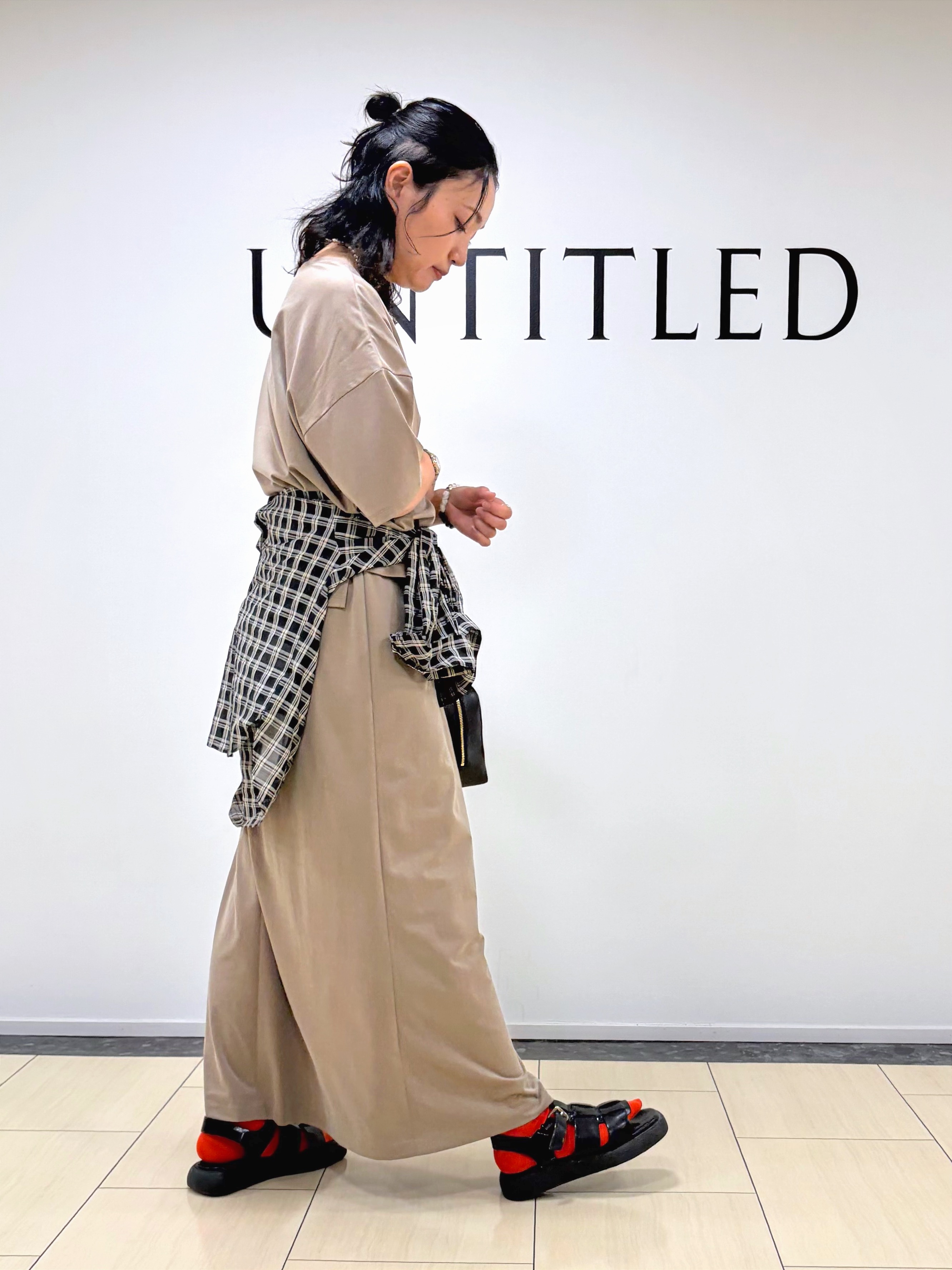 sachiさんの「UNTITLED｜【きれいめTシャツ/セットアップ可】ヴィンテージライクプルオーバー」を使ったコーディネート