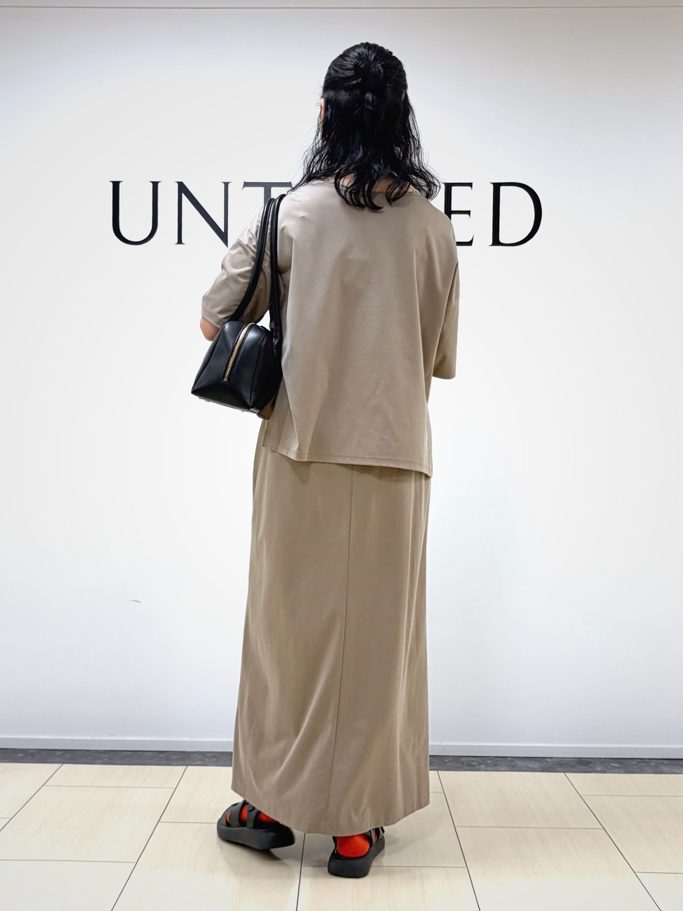 sachiさんの「UNTITLED｜【きれいめTシャツ/セットアップ可】ヴィンテージライクプルオーバー」を使ったコーディネート