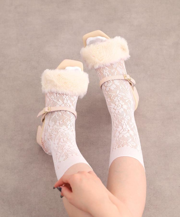neinaさんの「ESPERANZA｜【Fur Collection】フェイクファー付き2WAYミュールサンダル」を使ったコーディネート