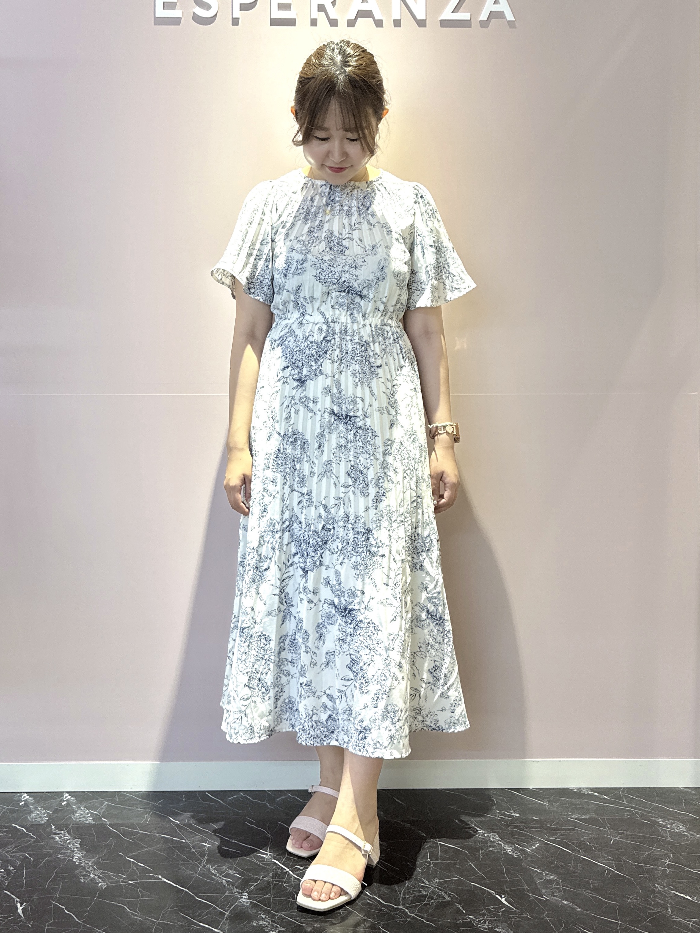 neinaさんの「ESPERANZA｜【Fur Collection】フェイクファー付き2WAYミュールサンダル」を使ったコーディネート