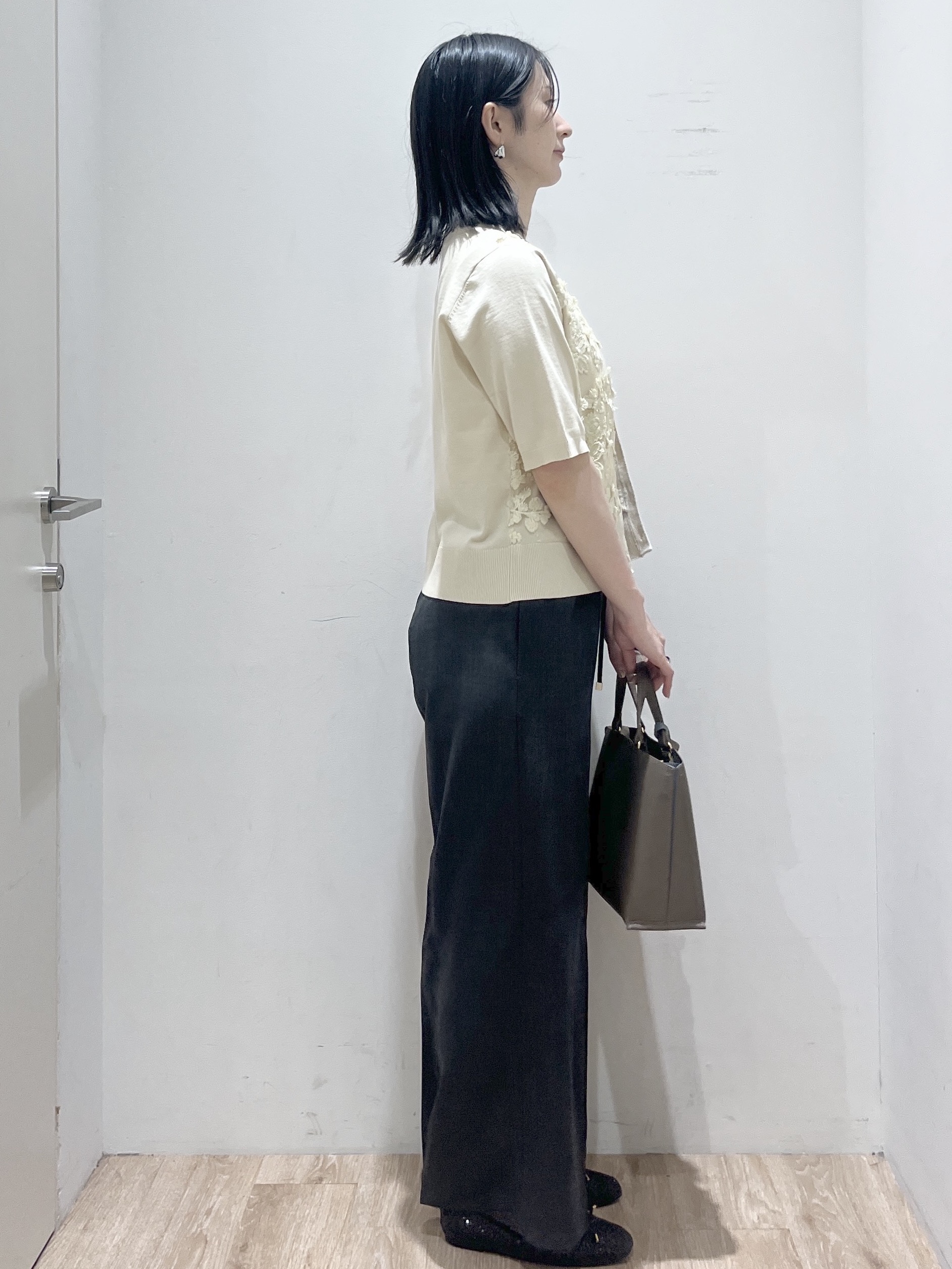 momokoさんの「OPAQUE.CLIP｜フロントレースニットカーディガン【洗える】」を使ったコーディネート