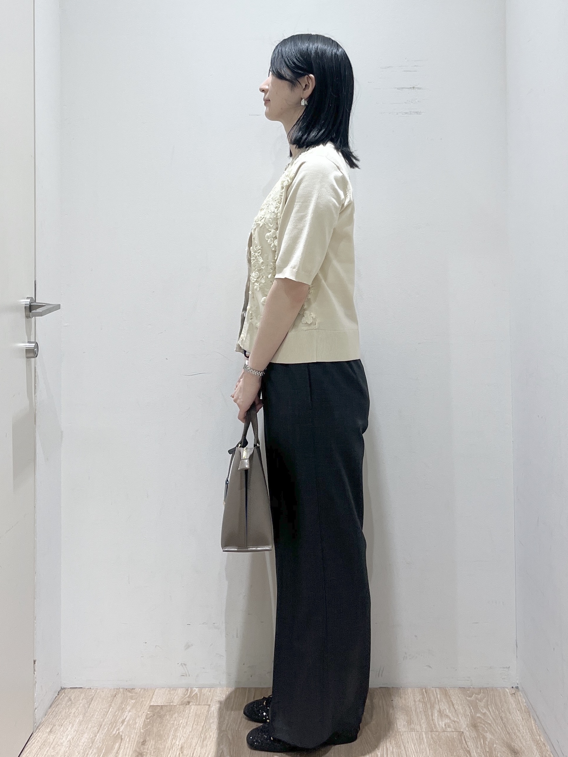 momokoさんの「OPAQUE.CLIP｜フロントレースニットカーディガン【洗える】」を使ったコーディネート