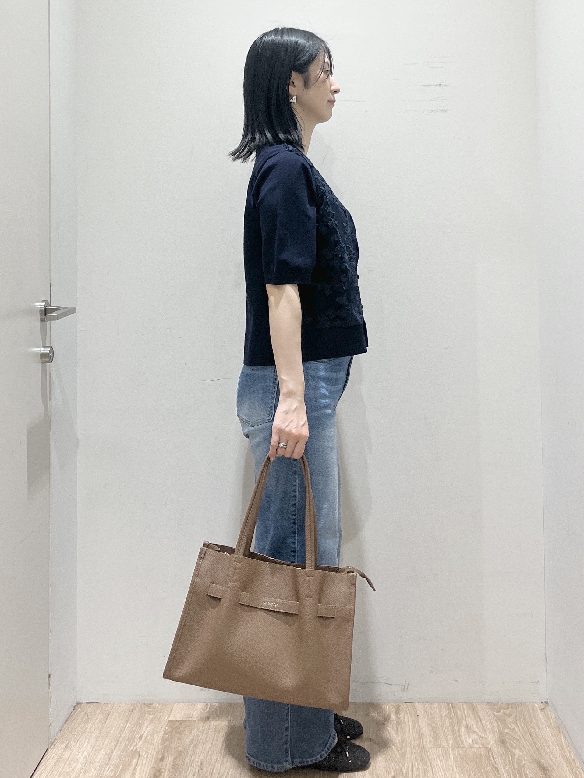 momokoさんの「OPAQUE.CLIP｜フロントレースニットカーディガン【洗える】」を使ったコーディネート