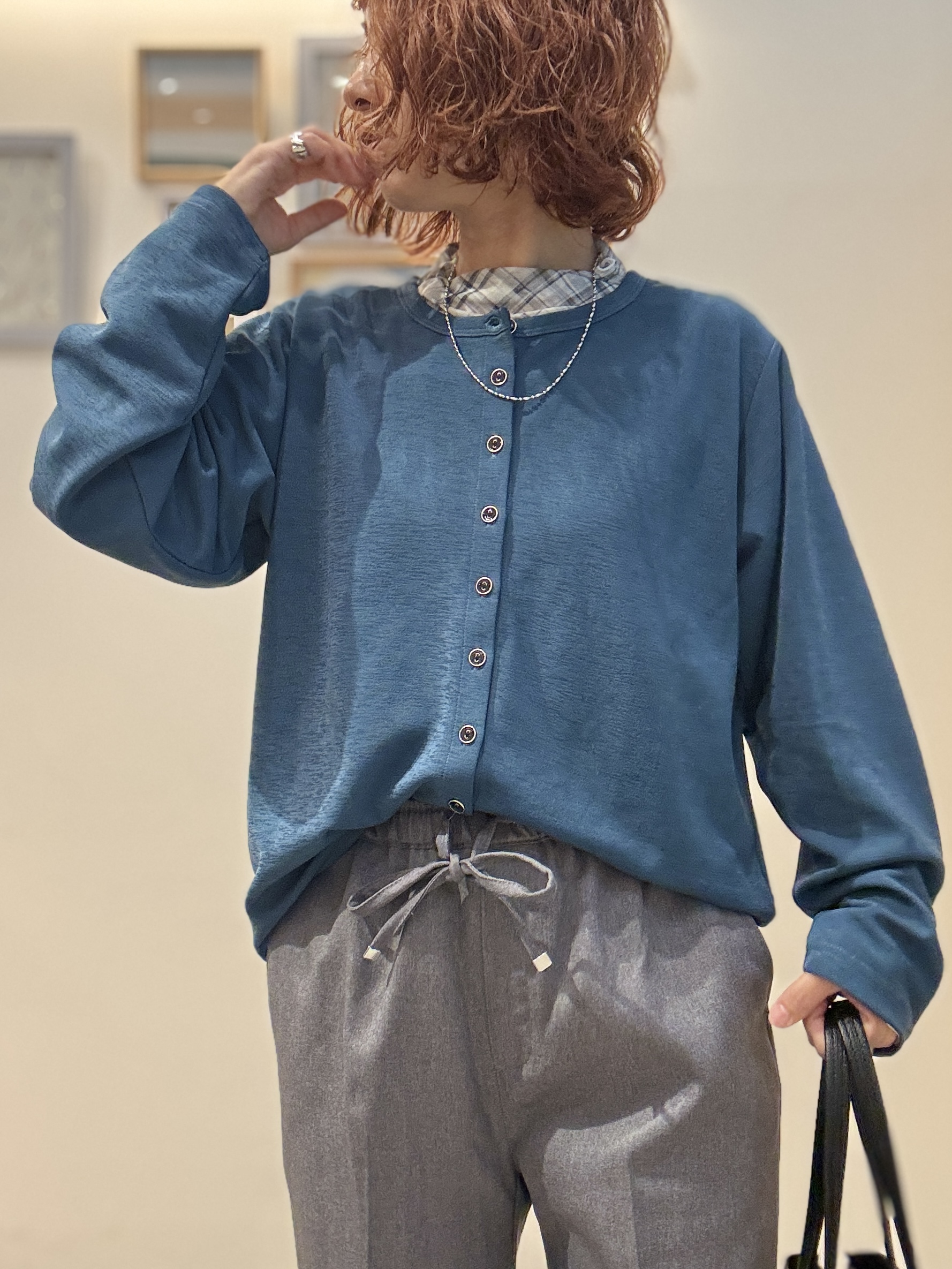 たけぴさんの「SHOO･LA･RUE｜【UV/S-LL/洗濯機可】多ボタンがポイント クルーネックカーディガン」を使ったコーディネート