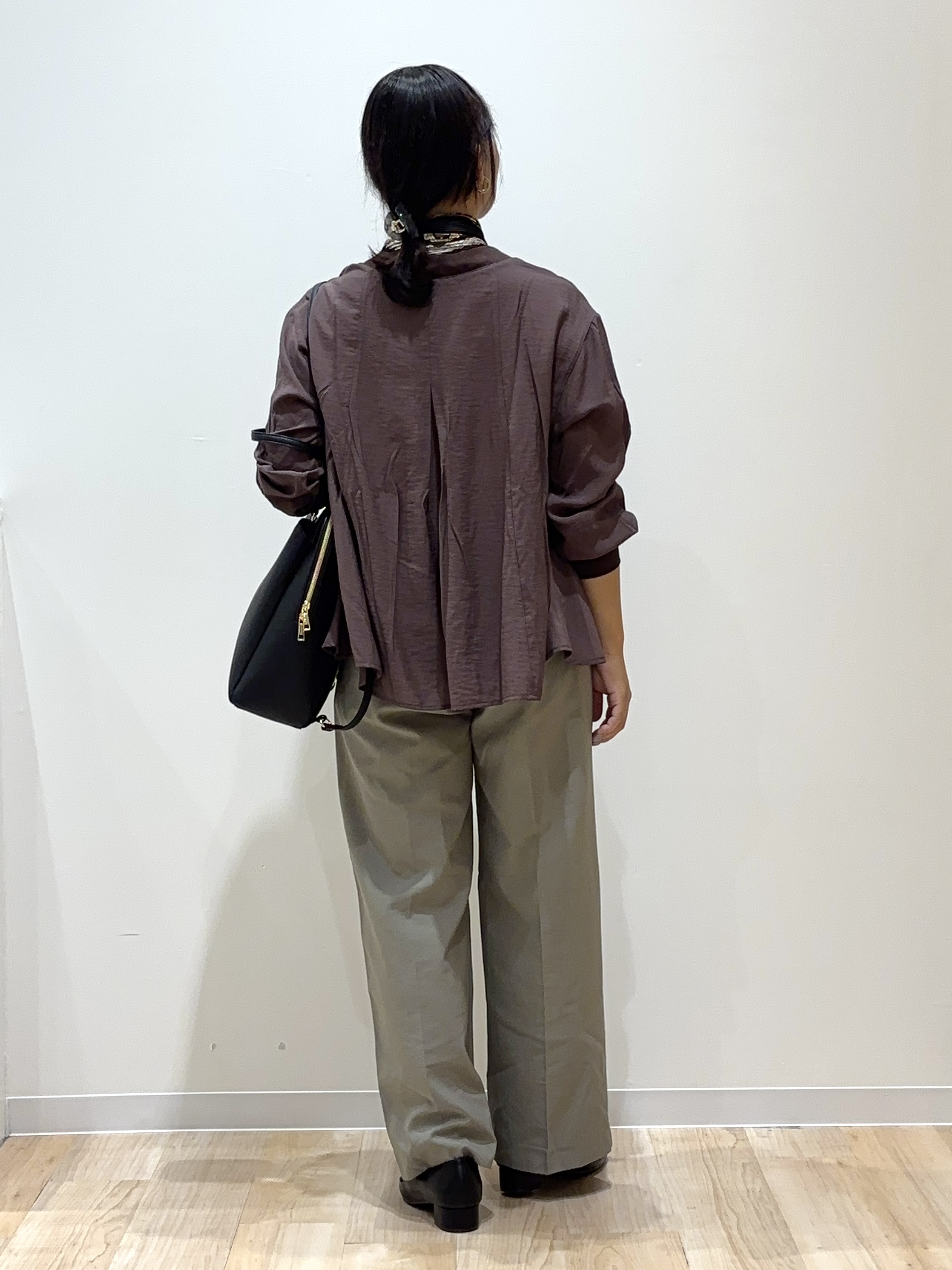miraiさんの「grove｜シアーシャツカーディガン」を使ったコーディネート