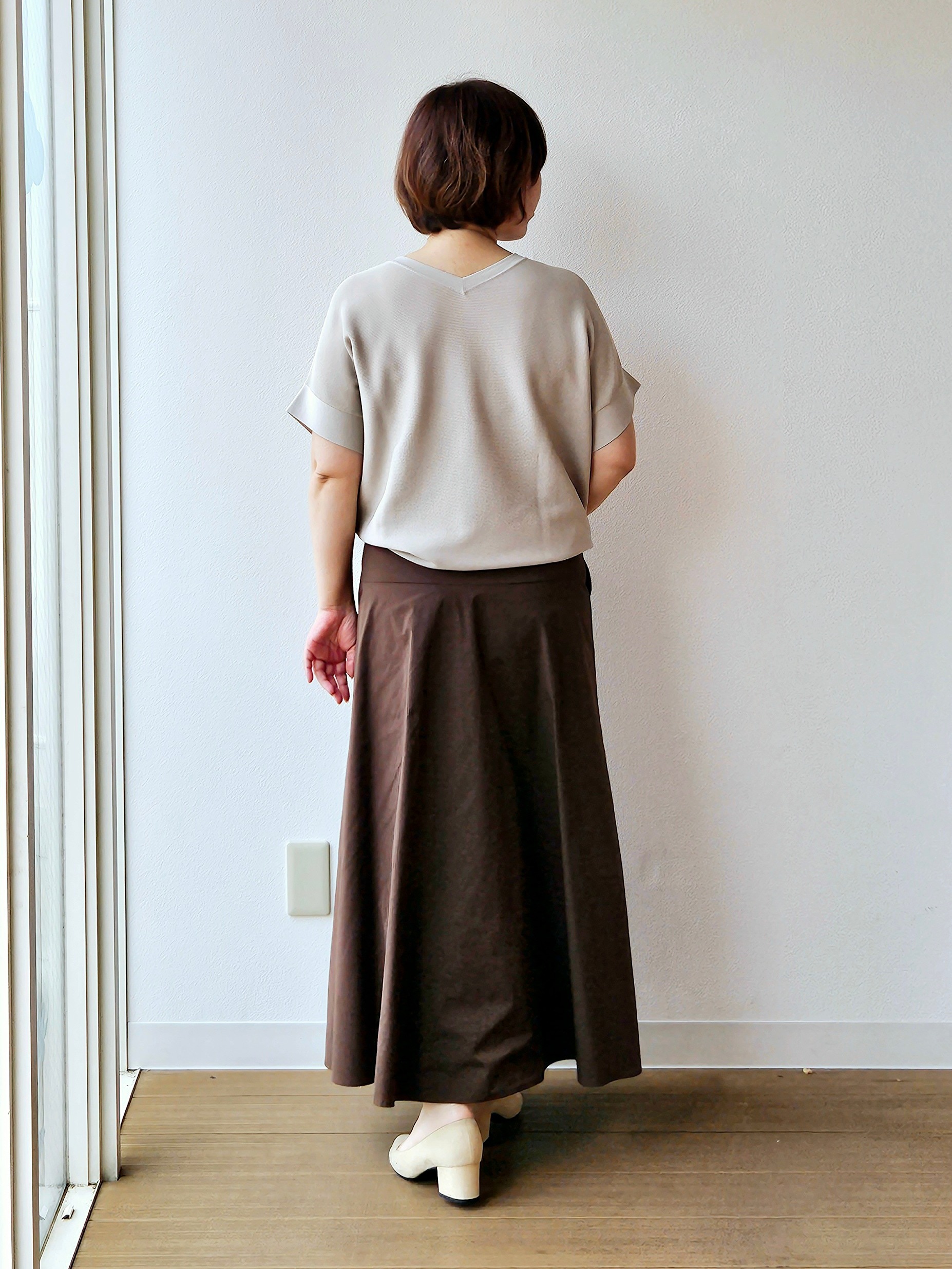 やじまさんの「UNTITLED｜【11色展開/体型カバー】前後2WAYフレンチスリーブニット」を使ったコーディネート