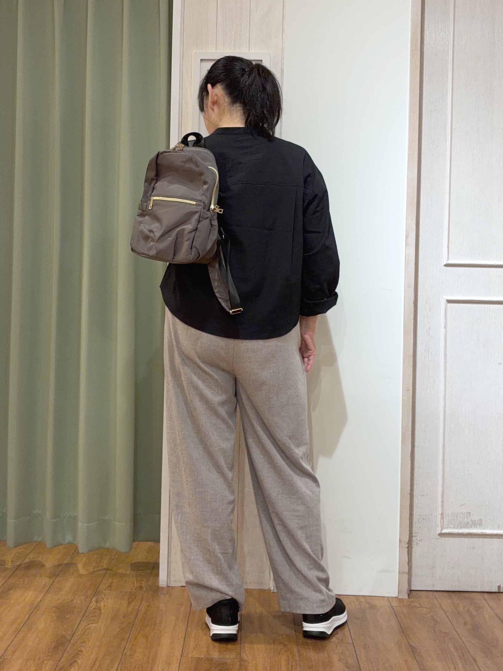 ke-yさんの「SHOO･LA･RUE｜【通気性〇/S-LL/洗濯機可】さらりと心地よい。ノーカラーシャツ」を使ったコーディネート