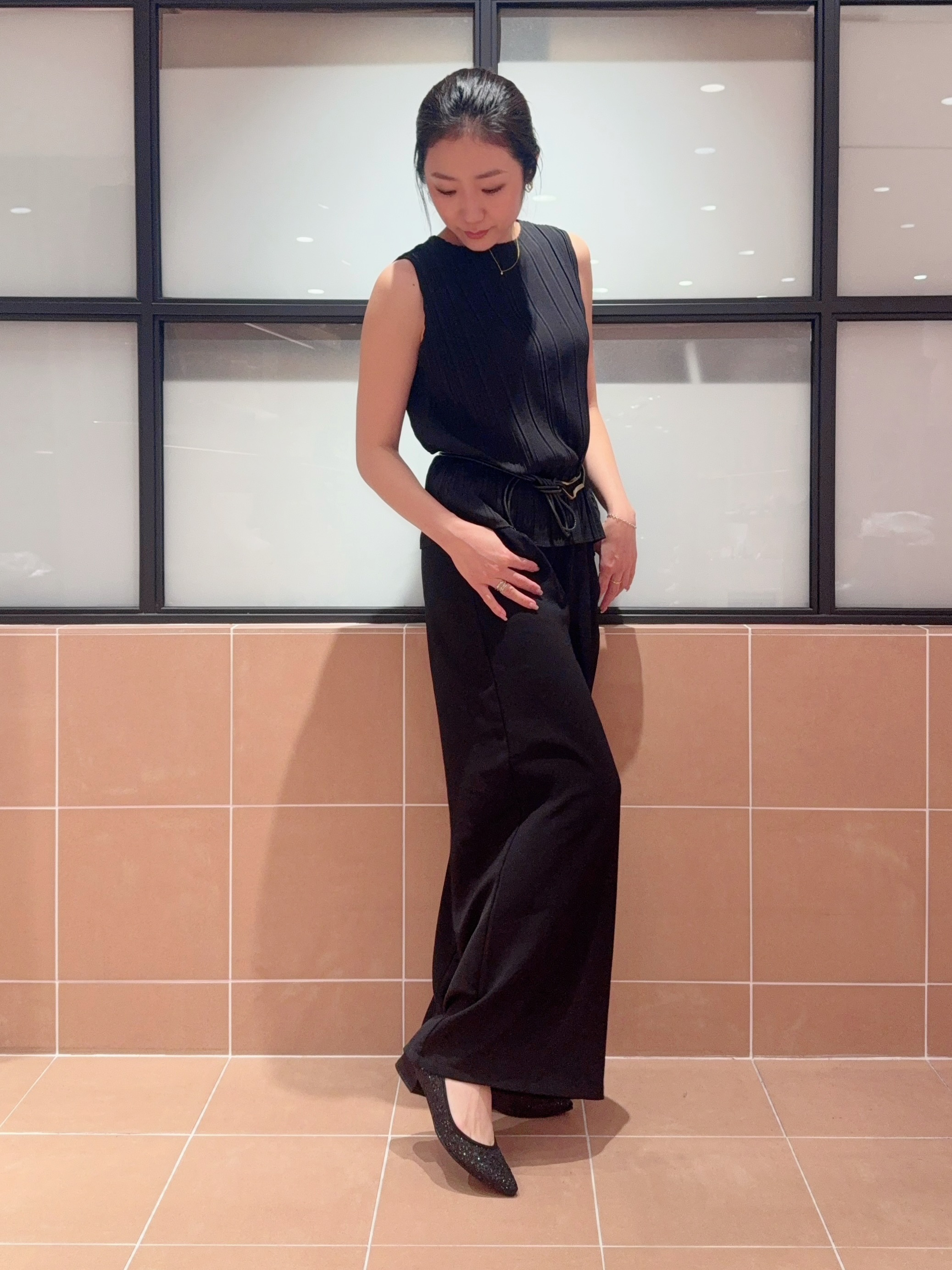 kaoriさんの「ESPERANZA｜シャイニーポインテッドパンプス」を使ったコーディネート