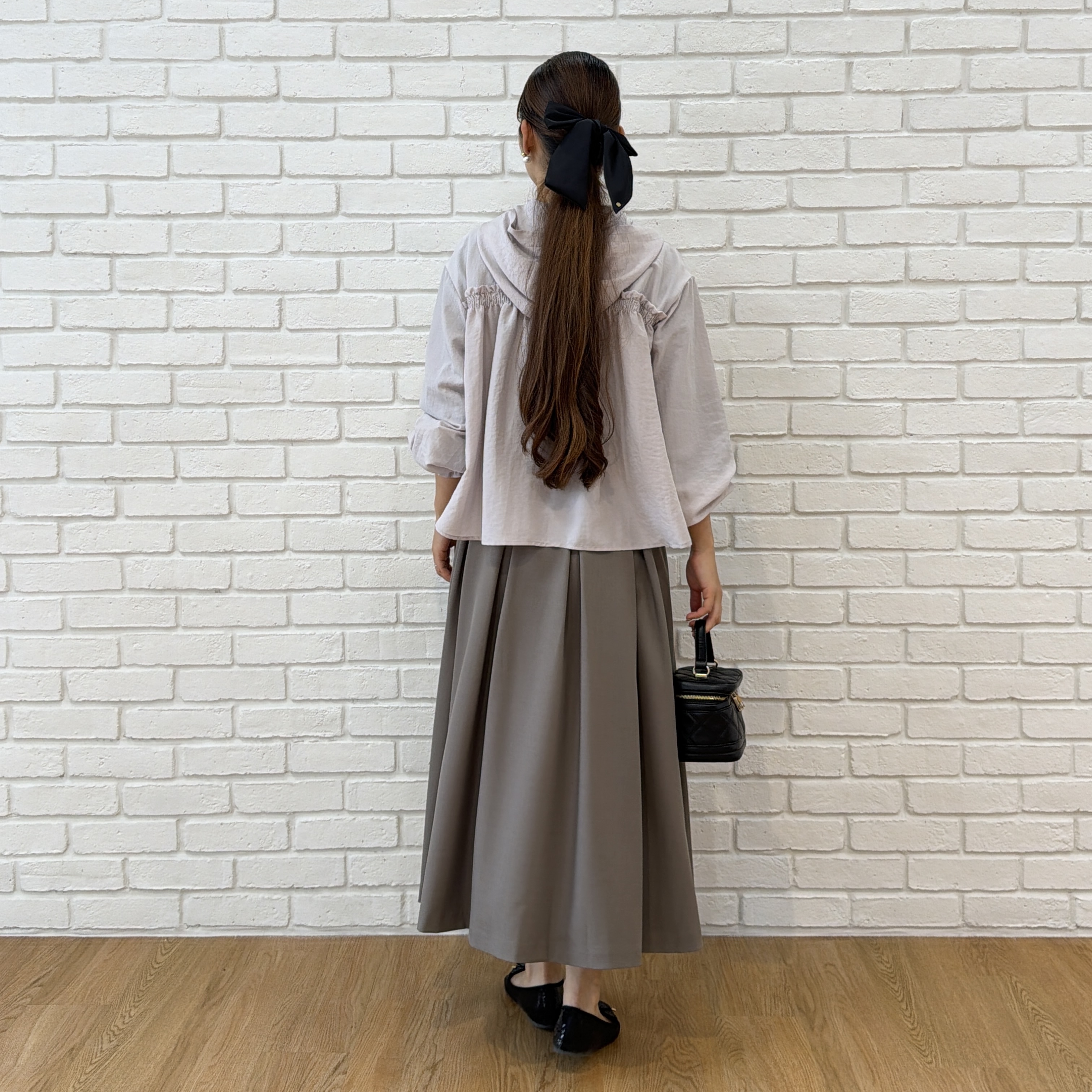 makiさんの「Couture brooch｜【大人可愛いフーディー】愛されシアーシャツ」を使ったコーディネート