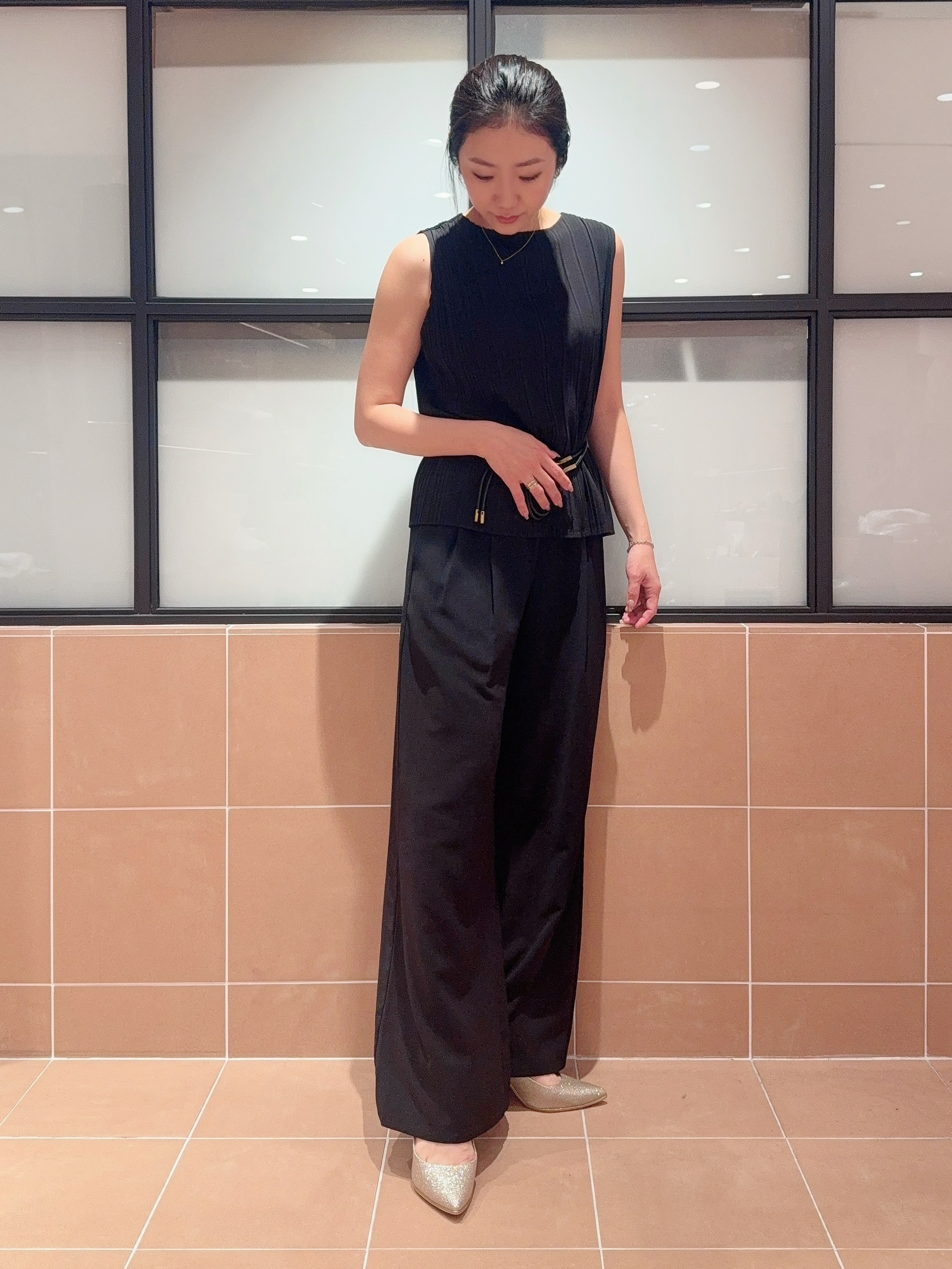 kaoriさんの「ESPERANZA｜【12時間パンプス】約8.5?／ラメ素材　歩きやすくて疲れにくい」を使ったコーディネート