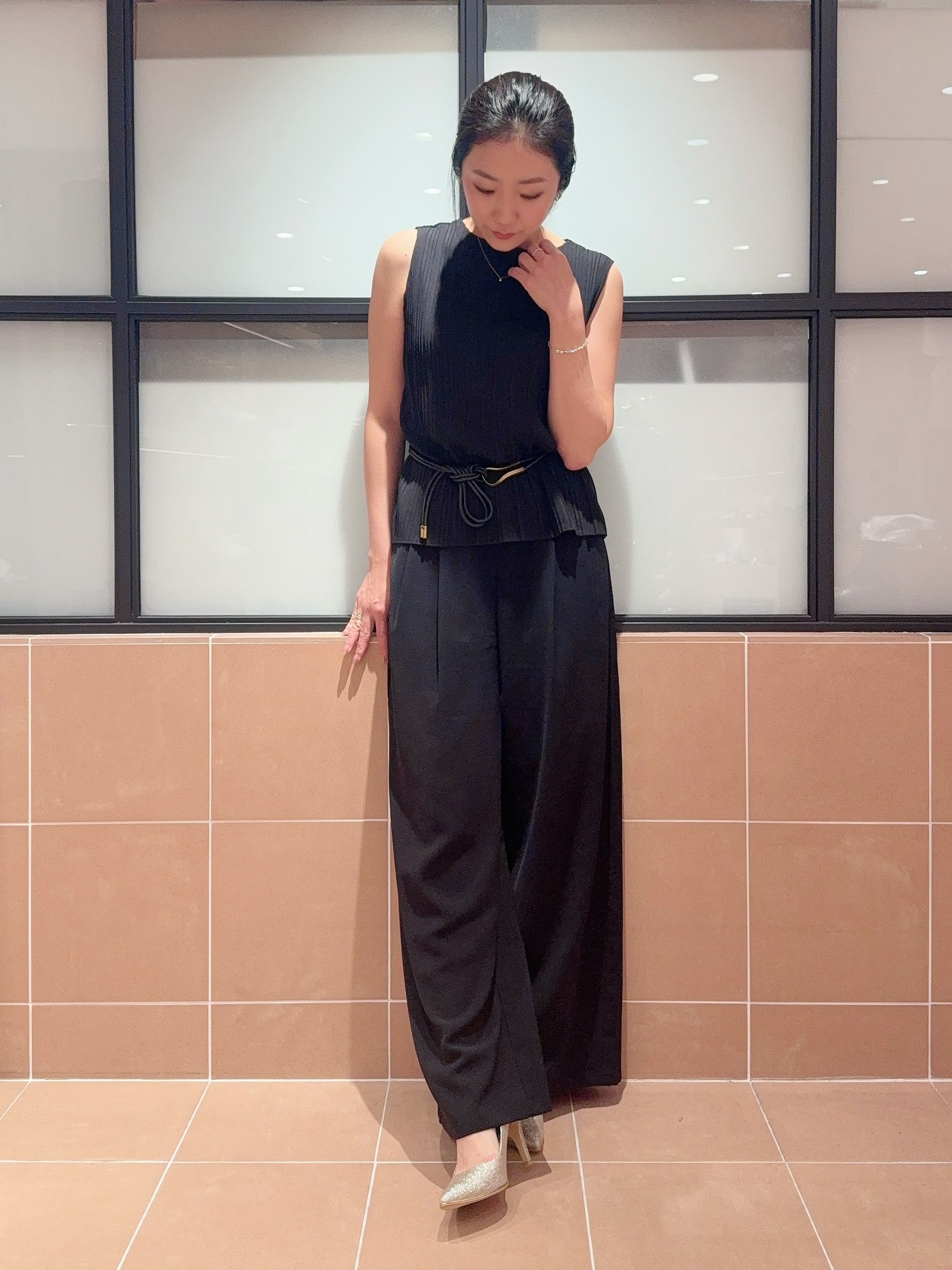 kaoriさんの「ESPERANZA｜【12時間パンプス】約8.5?／ラメ素材　歩きやすくて疲れにくい」を使ったコーディネート