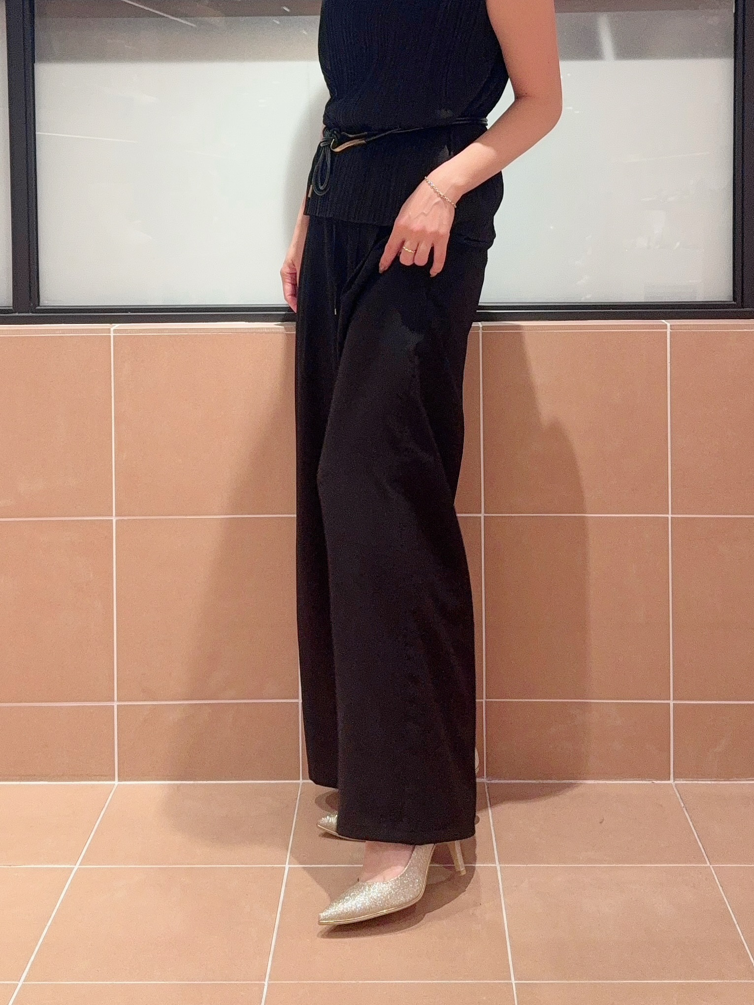 kaoriさんの「ESPERANZA｜【12時間パンプス】約8.5?／ラメ素材　歩きやすくて疲れにくい」を使ったコーディネート