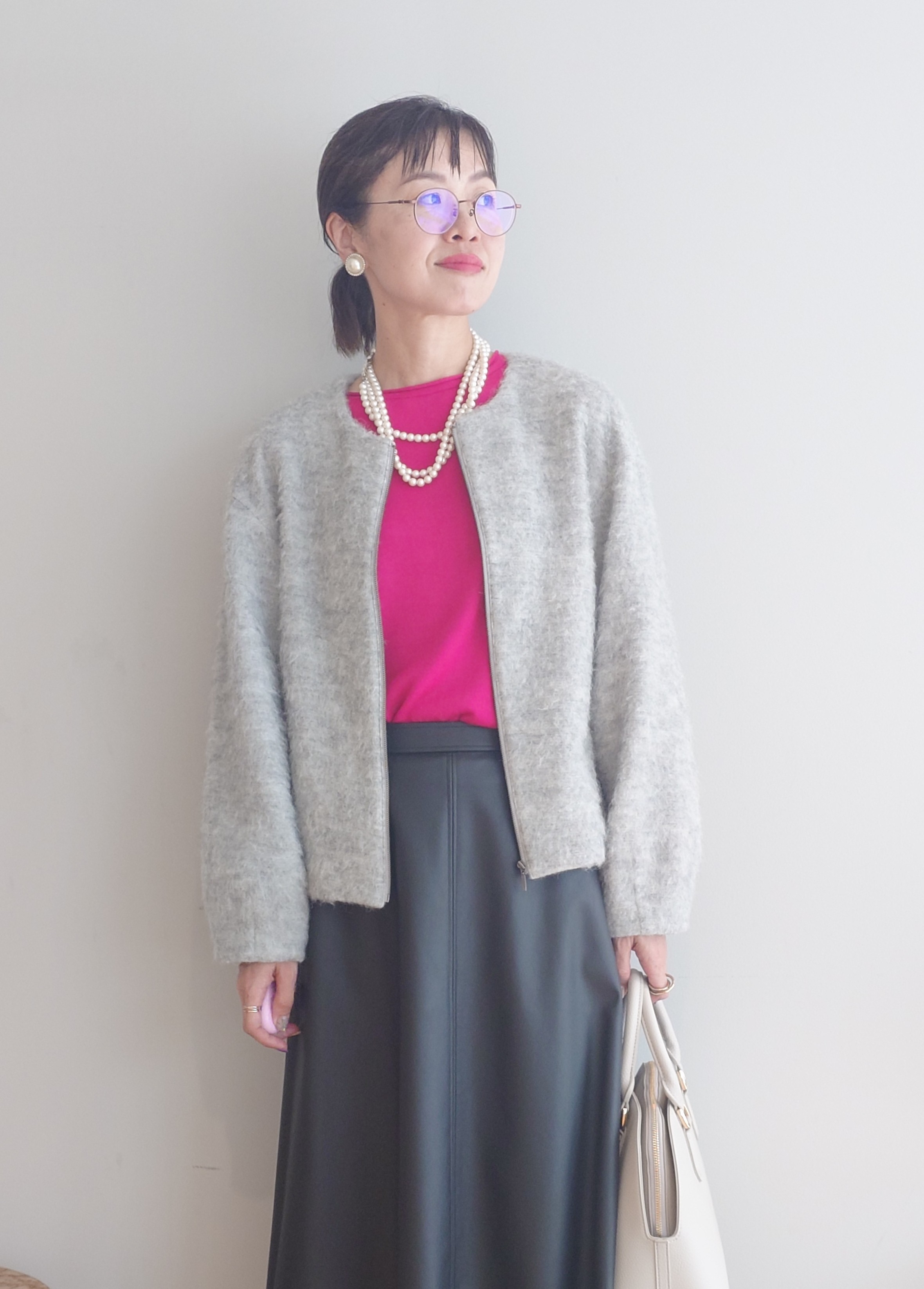 MUTSUKOさんの「UNTITLED｜【アレンジ自在】ロングパール調ネックレス」を使ったコーディネート