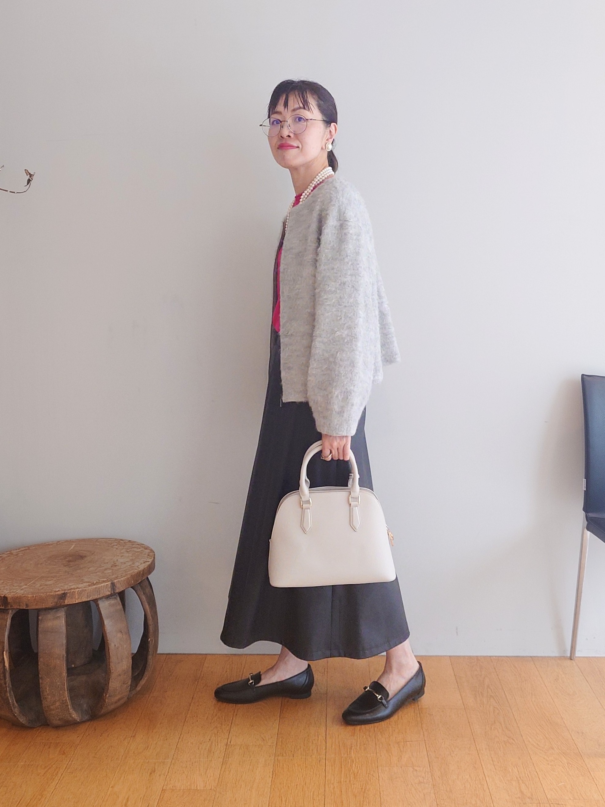 MUTSUKOさんの「UNTITLED｜【アレンジ自在】ロングパール調ネックレス」を使ったコーディネート