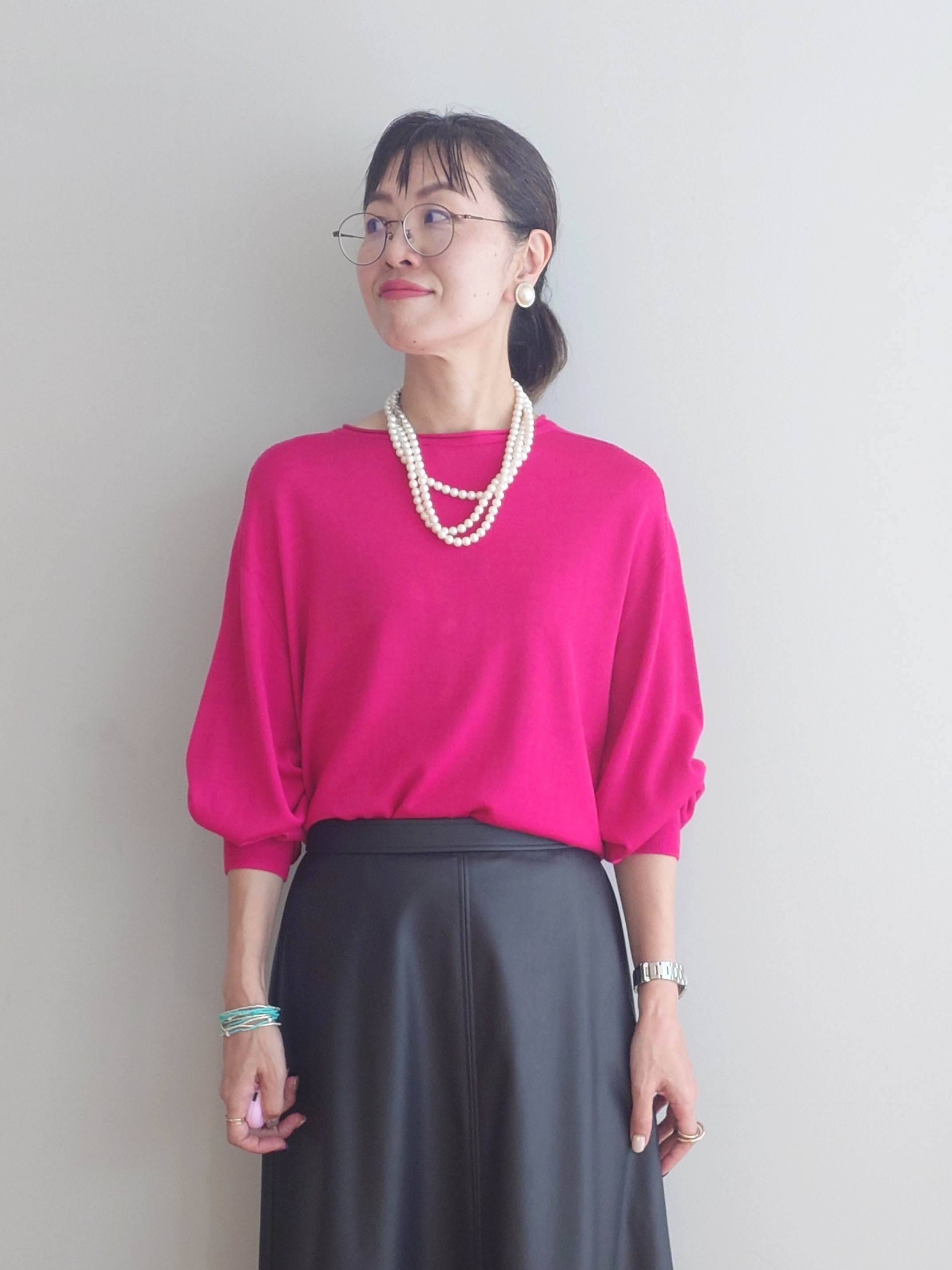 MUTSUKOさんの「UNTITLED｜【アレンジ自在】ロングパール調ネックレス」を使ったコーディネート