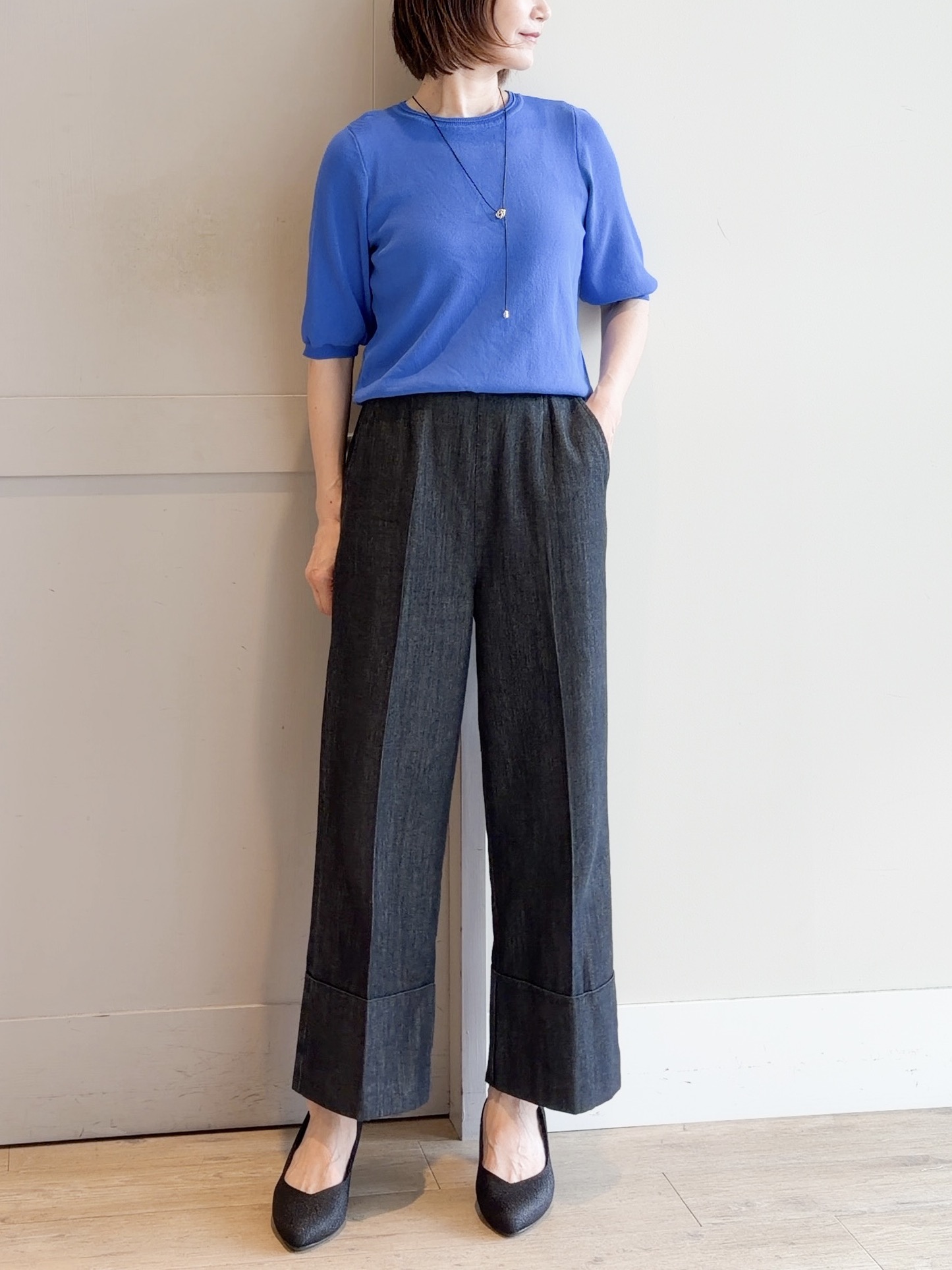 yamakoさんの「grove｜【シリーズ累計36万枚/UVカット・ひんやり・洗濯機OK】やわらかドライタッチ 五分袖クルーネックニ」を使ったコーディネート