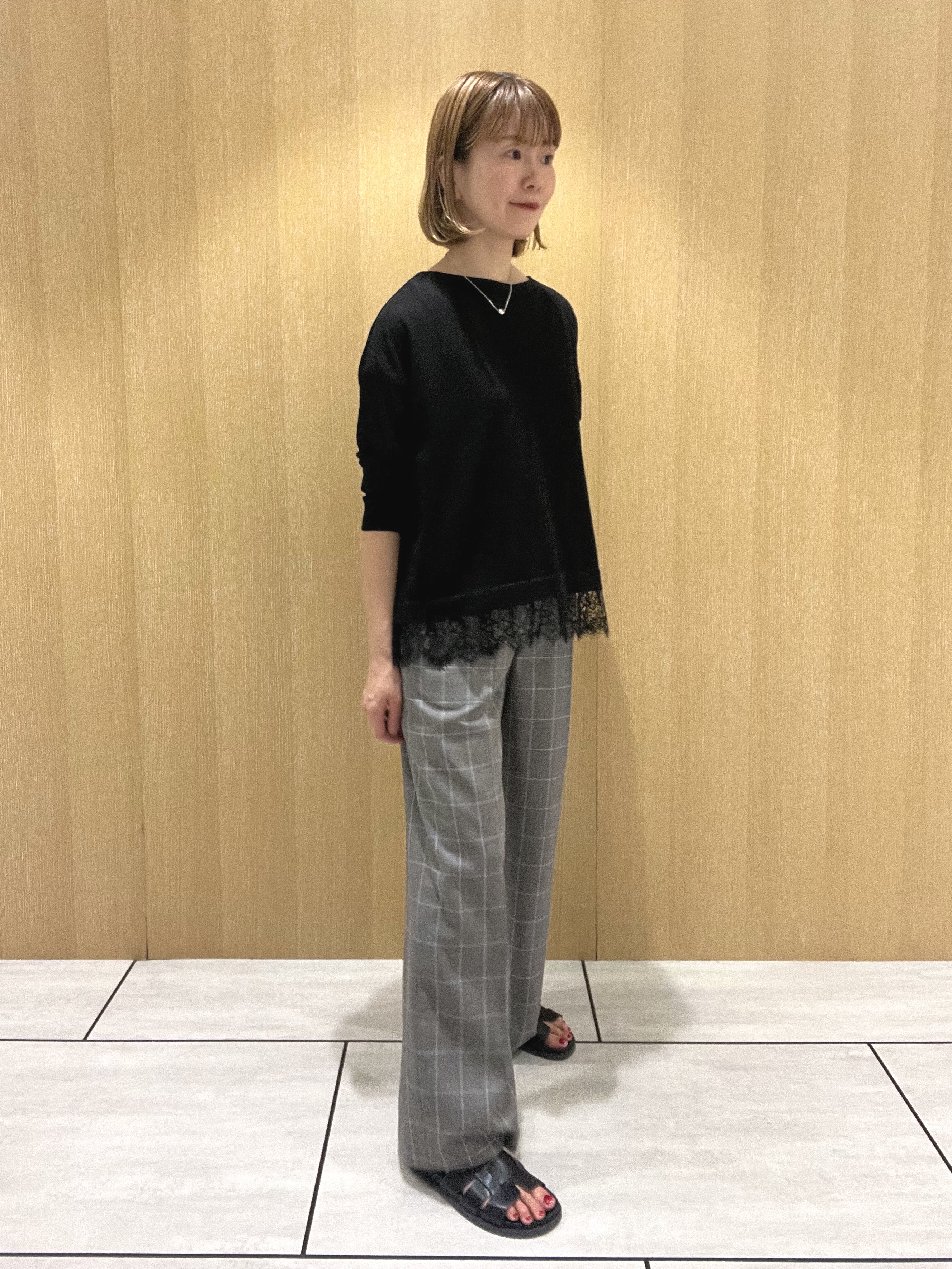 yoshieさんの「UNTITLED｜【一枚で着映え】レースドッキングニットプルオーバー」を使ったコーディネート