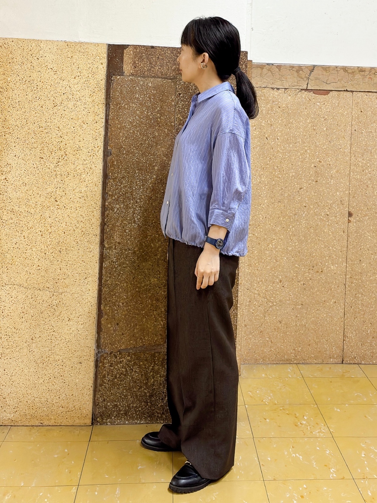 hattoriさんの「INDIVI｜【シアー／7分袖】体型カバーゆったりシャツ」を使ったコーディネート