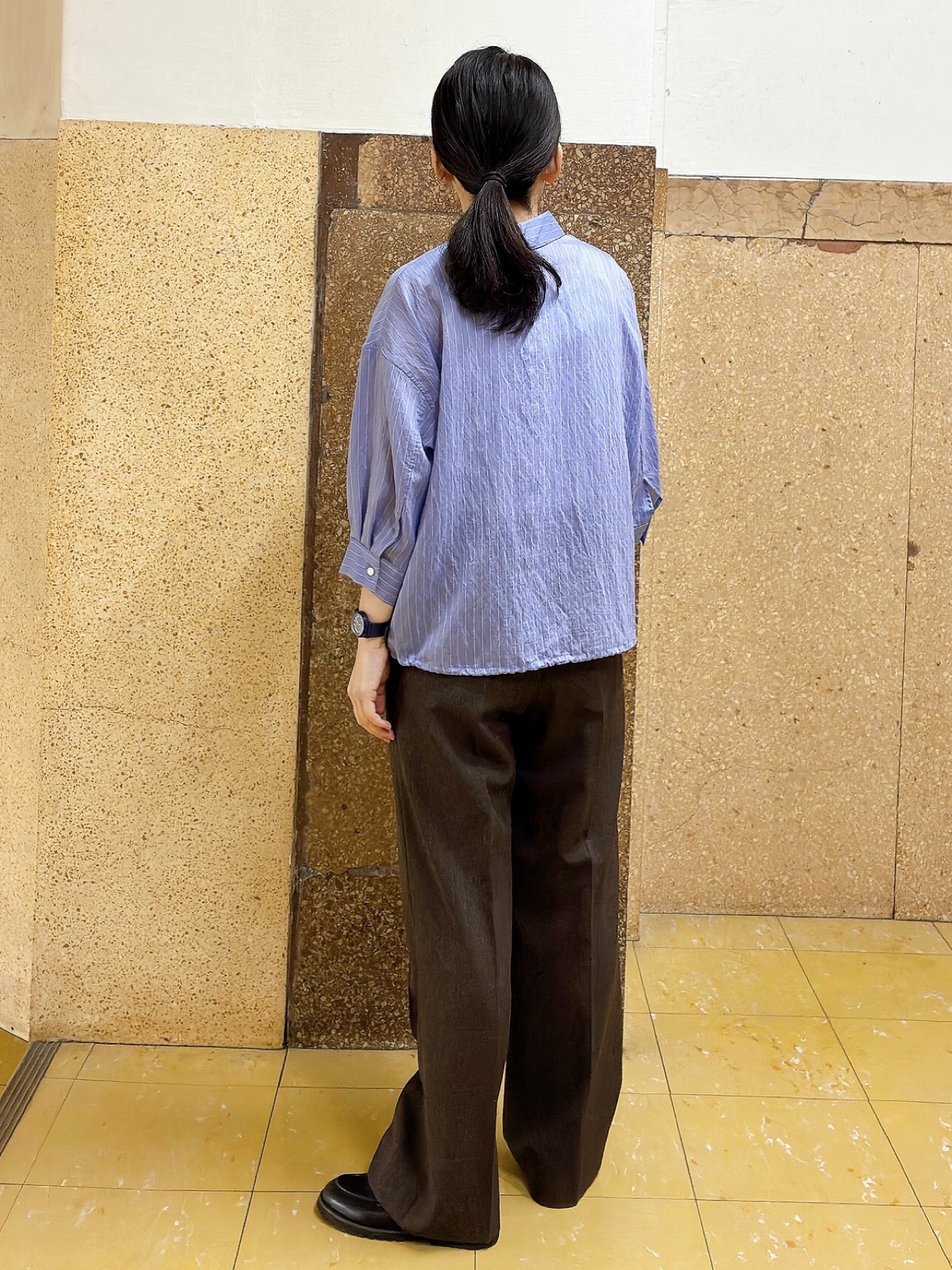 hattoriさんの「INDIVI｜【シアー／7分袖】体型カバーゆったりシャツ」を使ったコーディネート
