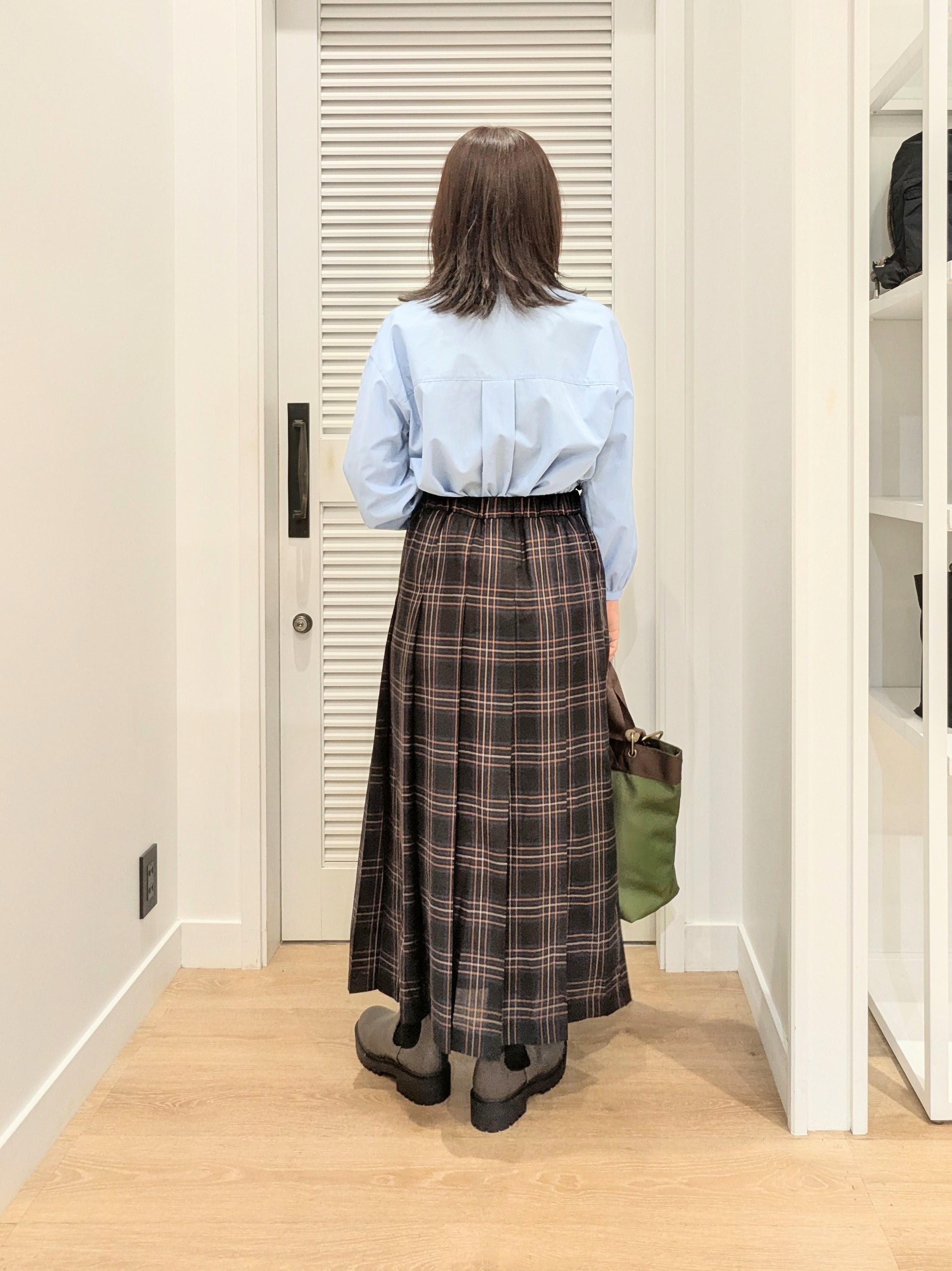 enさんの「Dessin｜【軽量・2WAY】キャンバスライク 配色トートバッグ」を使ったコーディネート