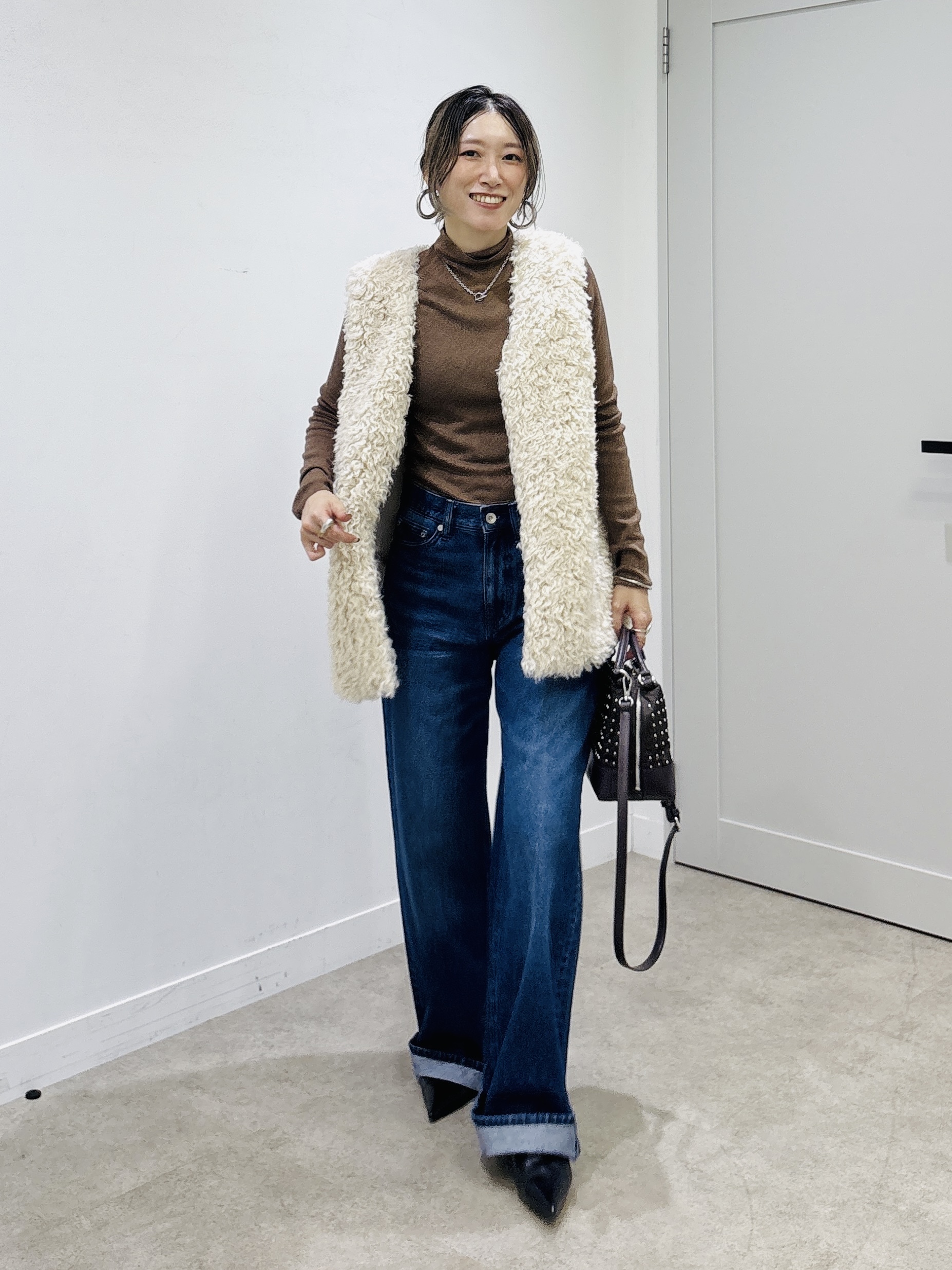 kotakiさんの「INDIVI｜【新作登場！】美脚ワイドデニム」を使ったコーディネート