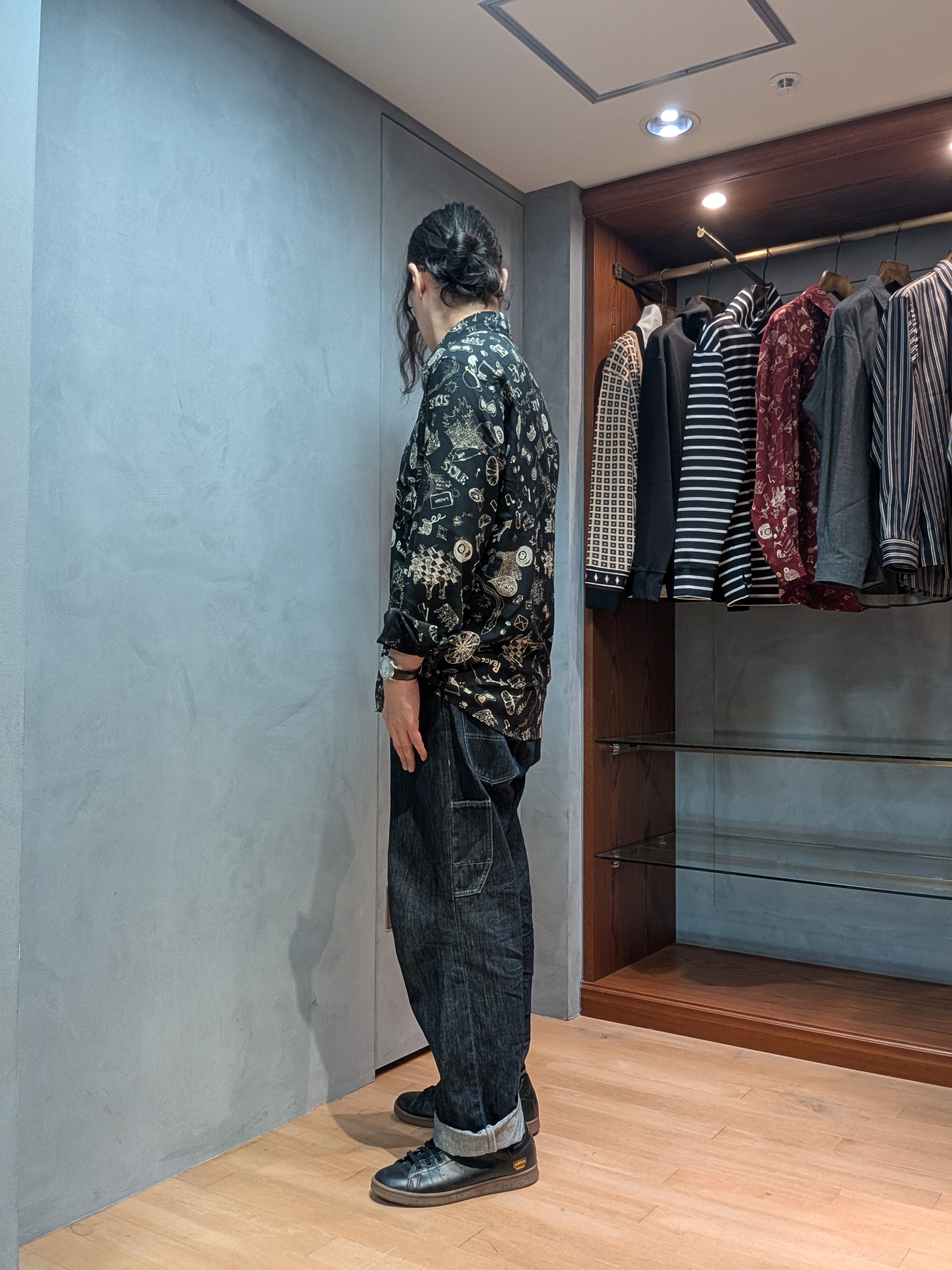 yasuさんの「TAKEO KIKUCHI｜【BOWLER HAT LABEL】日本製PLAYプリントシャツ」を使ったコーディネート