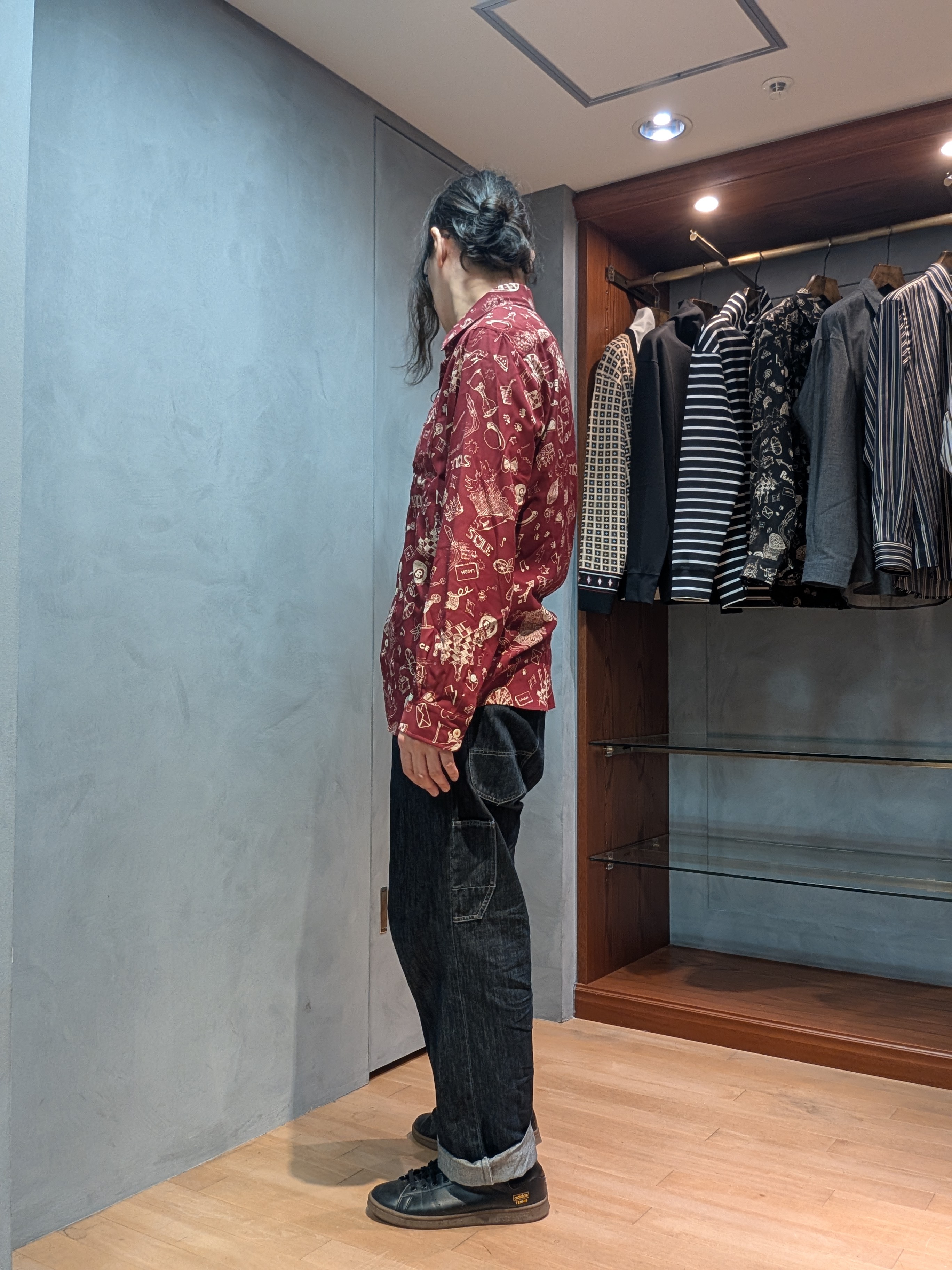yasuさんの「TAKEO KIKUCHI｜【BOWLER HAT LABEL】日本製PLAYプリントシャツ」を使ったコーディネート