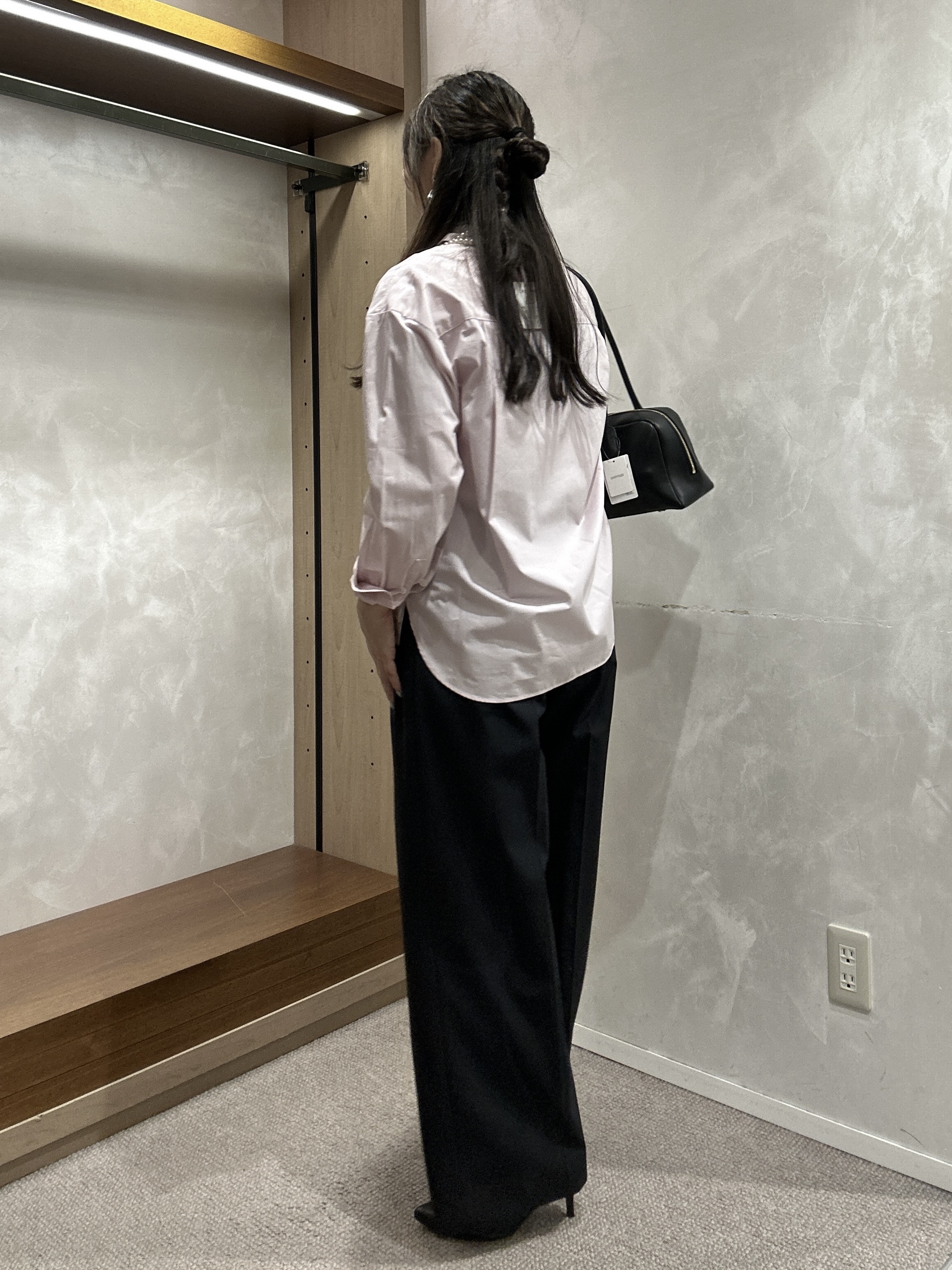 YURIさんの「UNTITLED｜【6色色展開/コットン100】カラーベーシックシャツ」を使ったコーディネート
