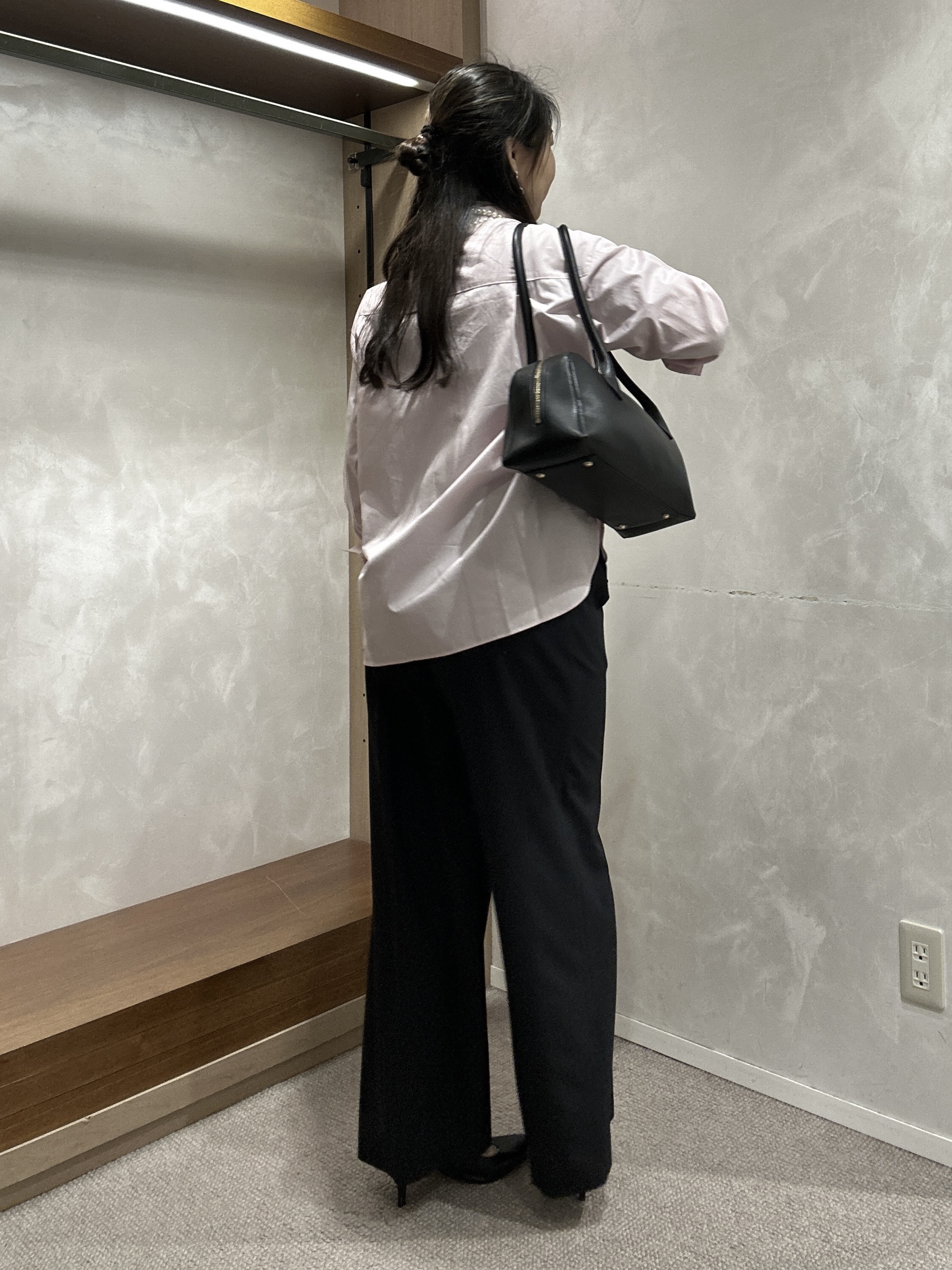 YURIさんの「UNTITLED｜【6色色展開/コットン100】カラーベーシックシャツ」を使ったコーディネート