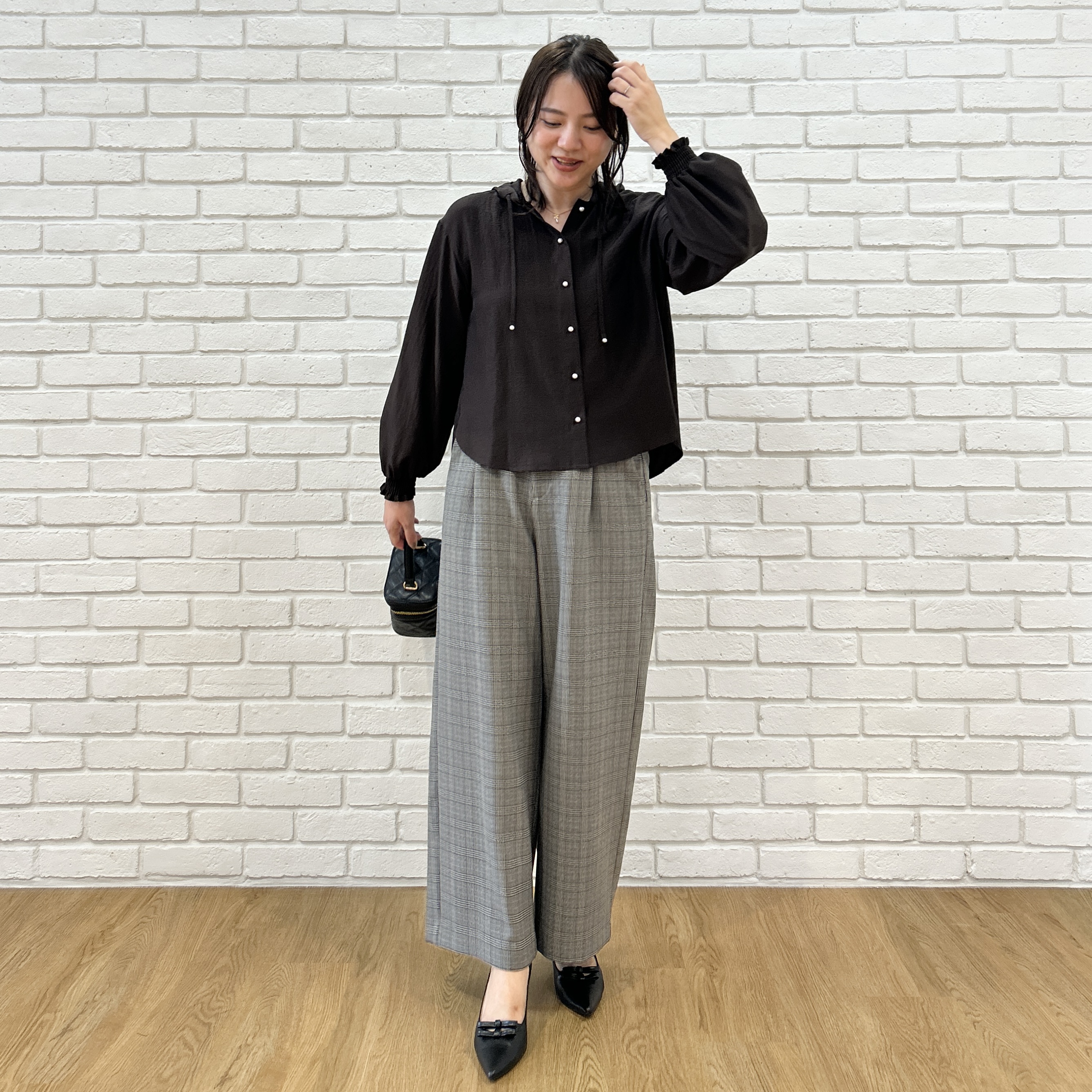 shinoさんの「Couture brooch｜【大人可愛いフーディー】愛されシアーシャツ」を使ったコーディネート