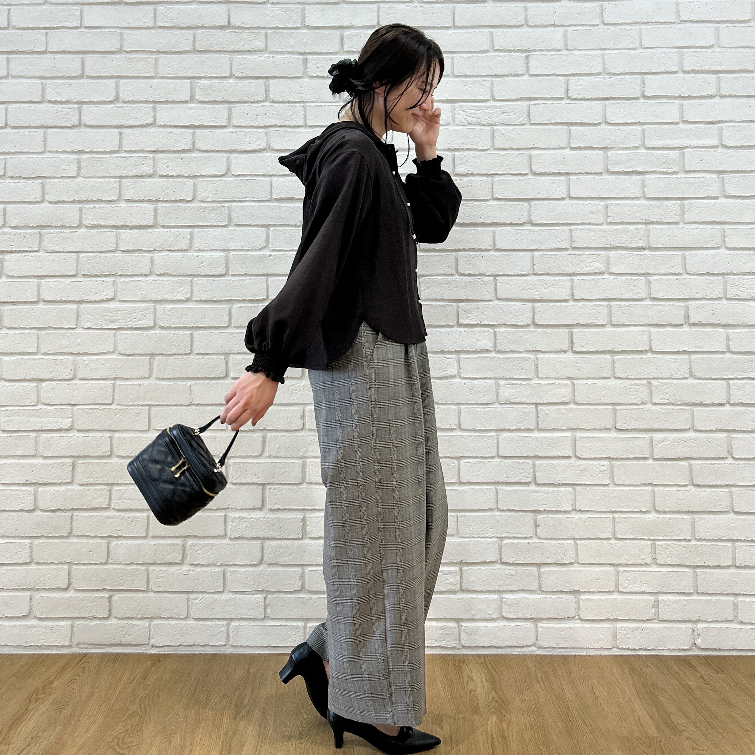 shinoさんの「Couture brooch｜【大人可愛いフーディー】愛されシアーシャツ」を使ったコーディネート