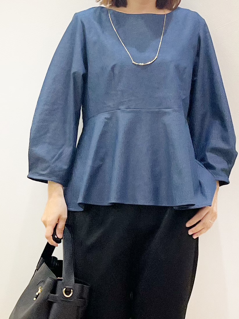 kcさんの「OPAQUE.CLIP｜バックパール調ペプラムトップス【洗濯機OK】」を使ったコーディネート