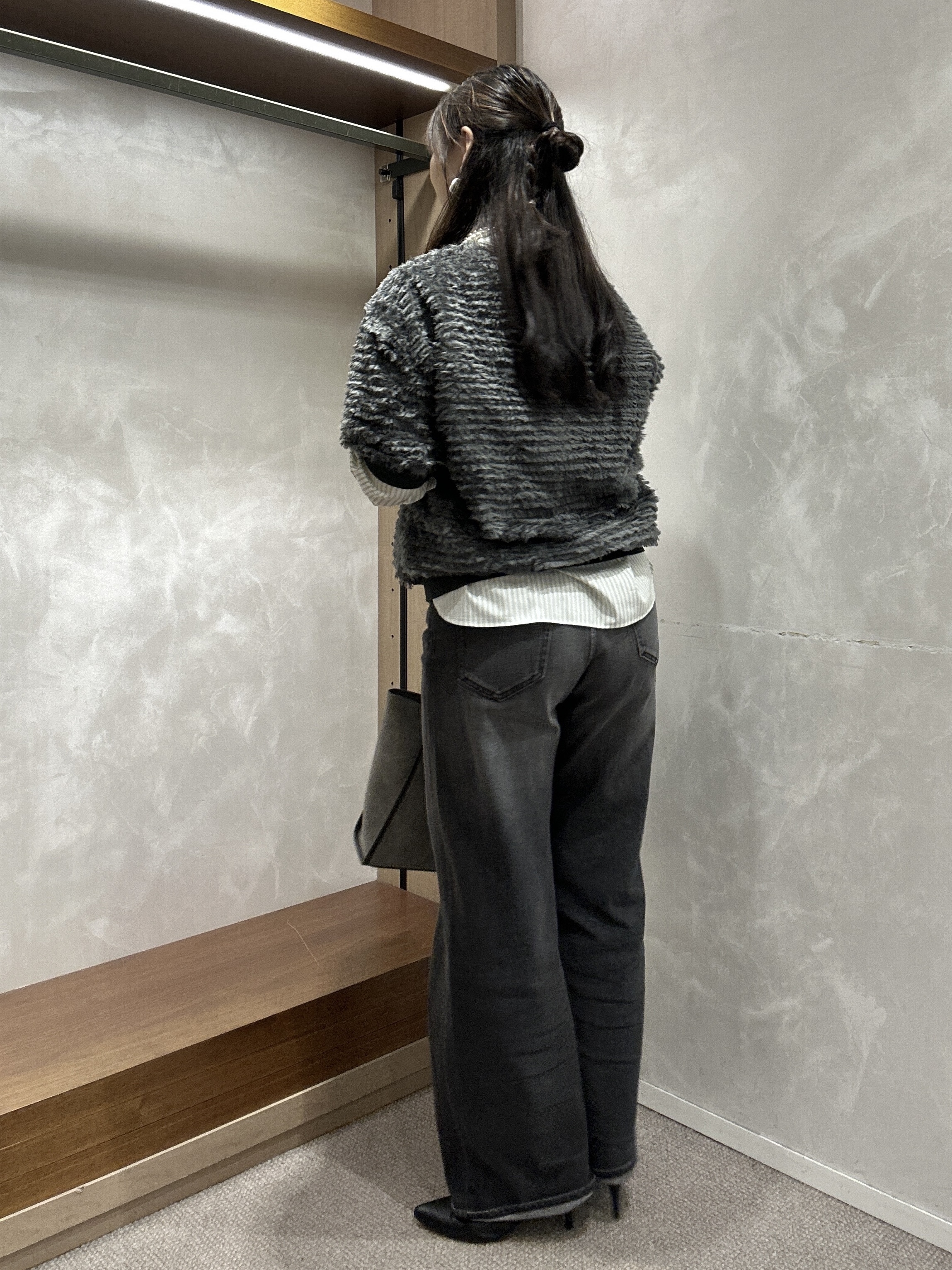 YURIさんの「UNTITLED｜【秋映え/体型カバー】フェザージャガードプルオーバー」を使ったコーディネート