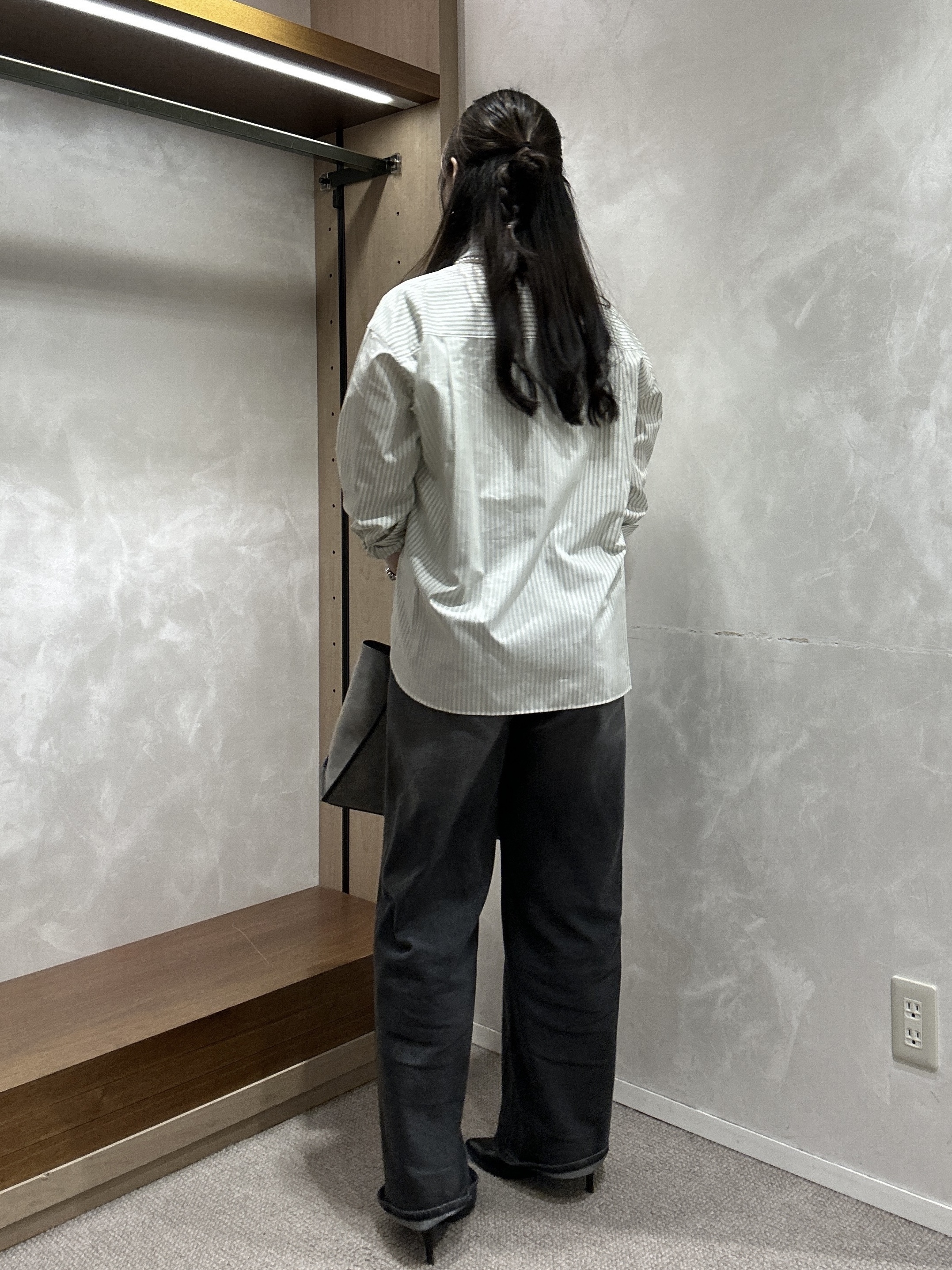 YURIさんの「UNTITLED｜【秋映え/体型カバー】フェザージャガードプルオーバー」を使ったコーディネート