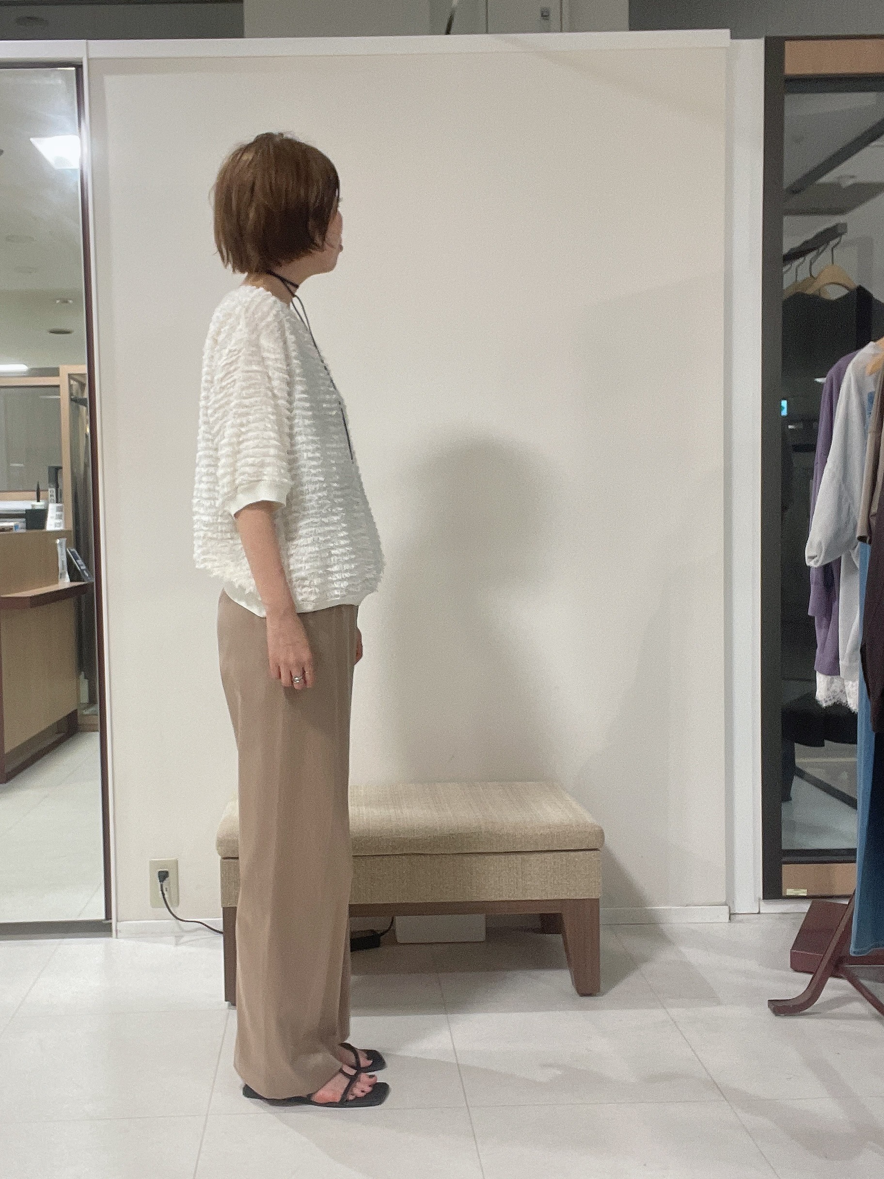 IWAMOさんの「UNTITLED｜【秋映え/体型カバー】フェザージャガードプルオーバー」を使ったコーディネート