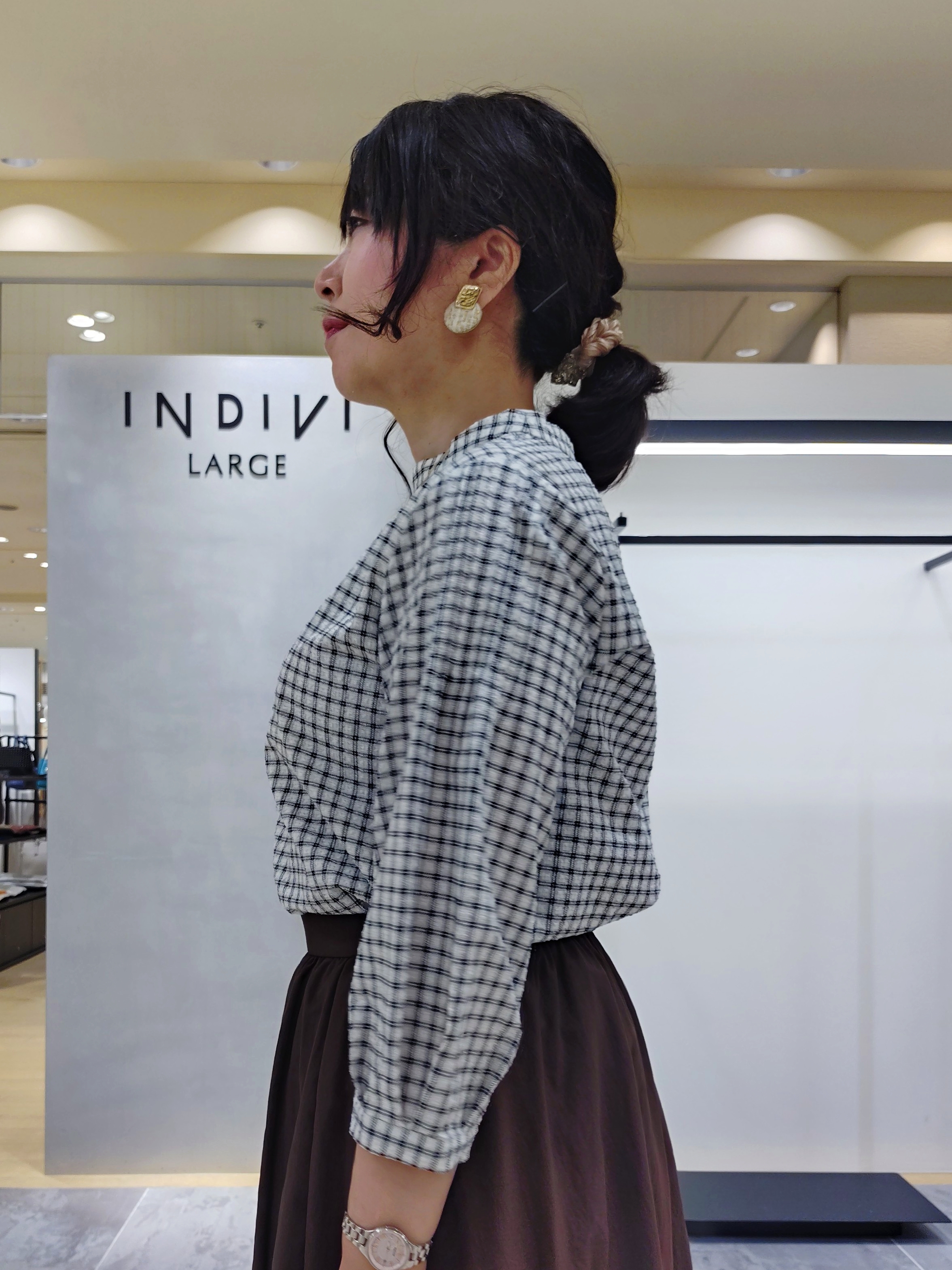 TOMOMIさんの「INDIVI｜【撥水／裏地なし軽量】ギャザーボリュームスカート」を使ったコーディネート